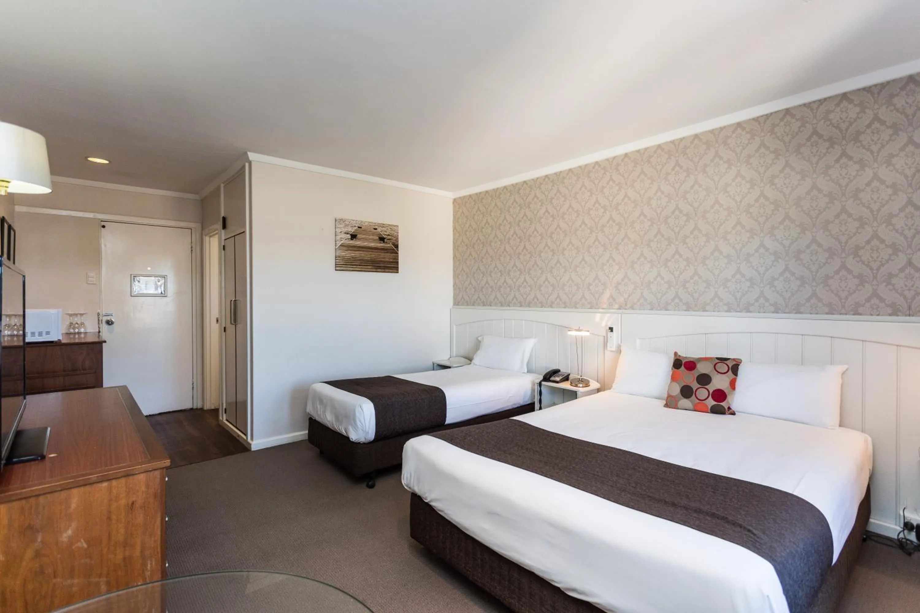 Bedroom, Bed in Country Comfort Amity Motel