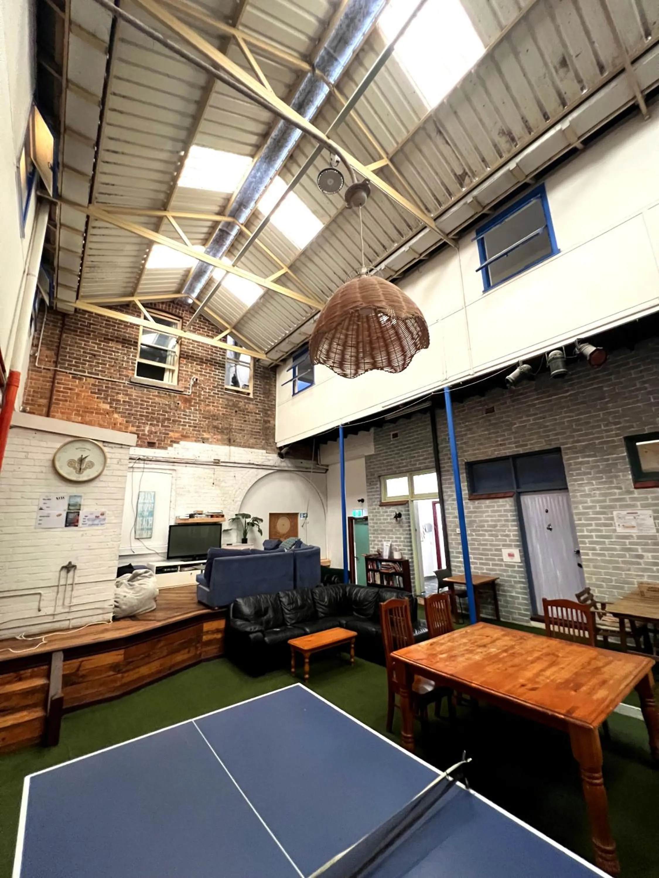 1849 Backpackers Albany