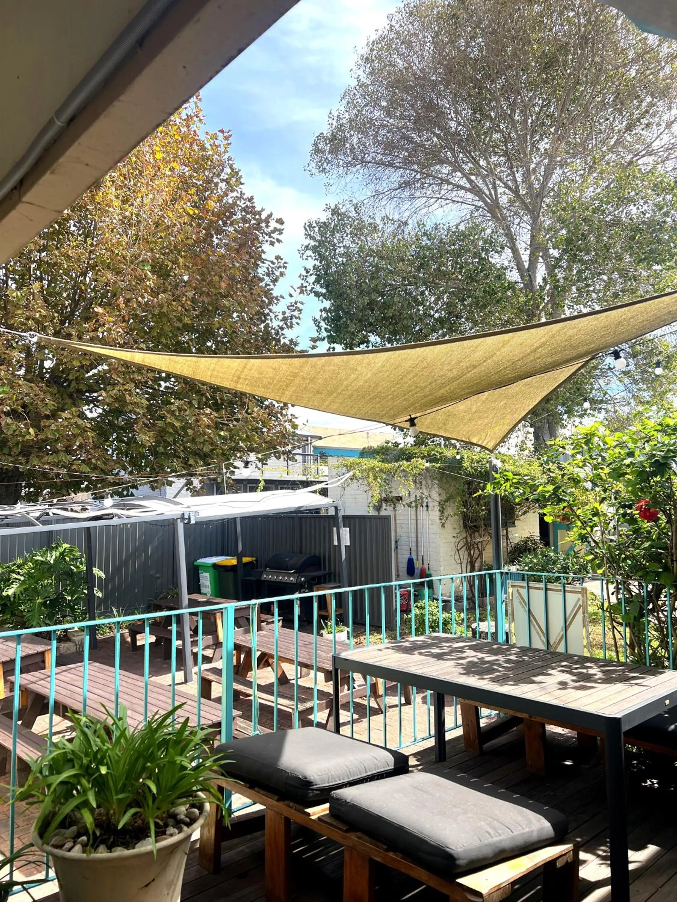 1849 Backpackers Albany