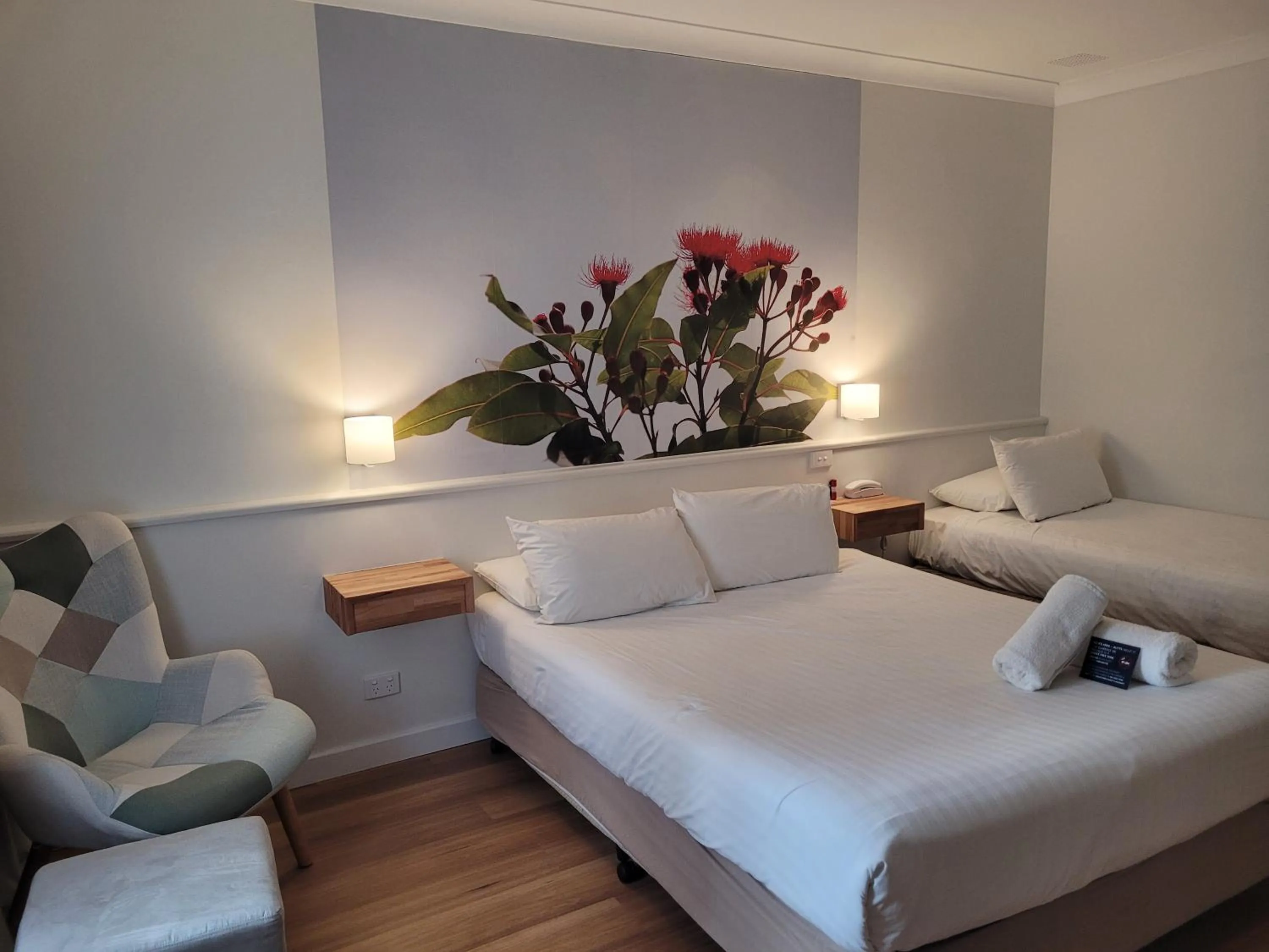 Bed in SureStay Hotel by Best Western The Clarence on Melville