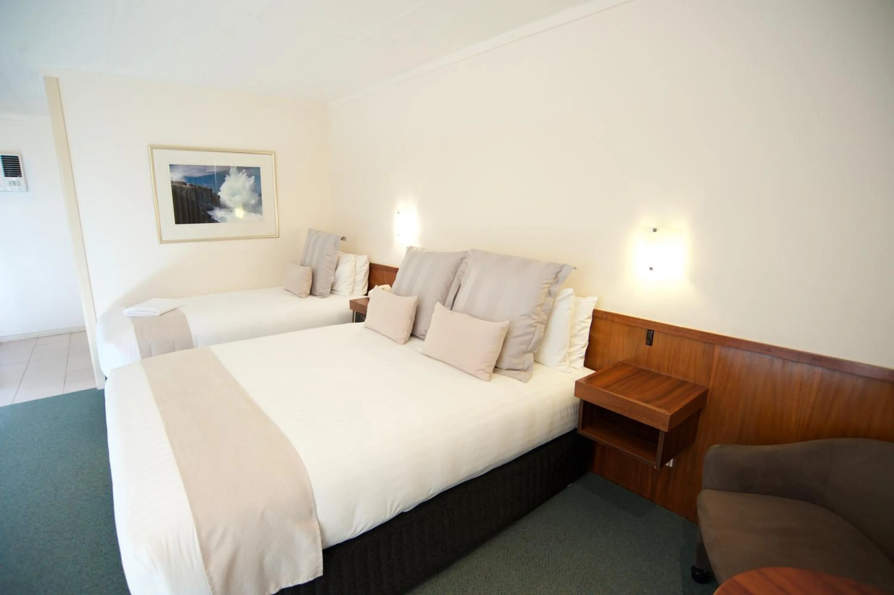 Bed in SureStay Hotel by Best Western The Clarence on Melville