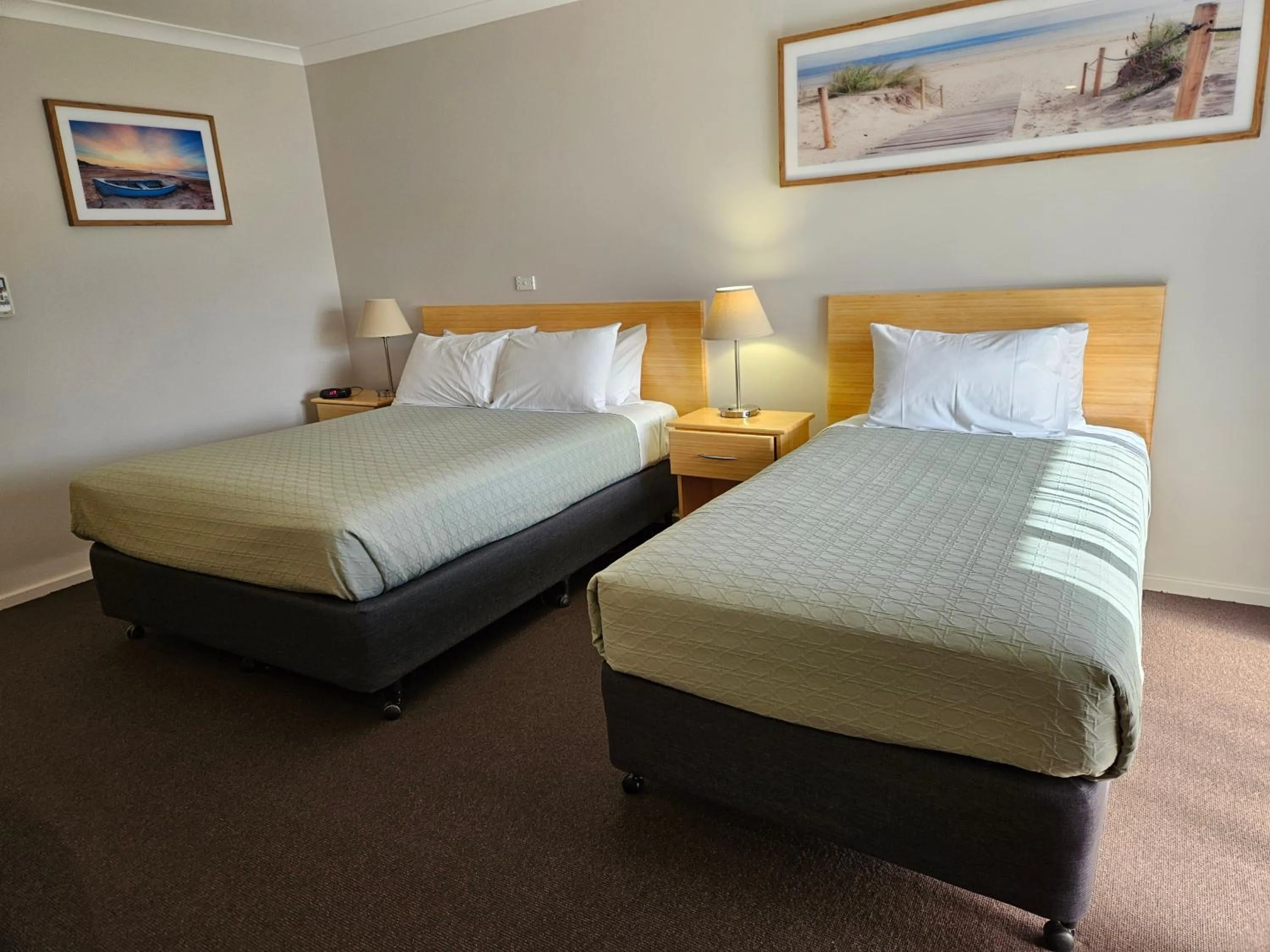 Bed in Dog Rock Motel