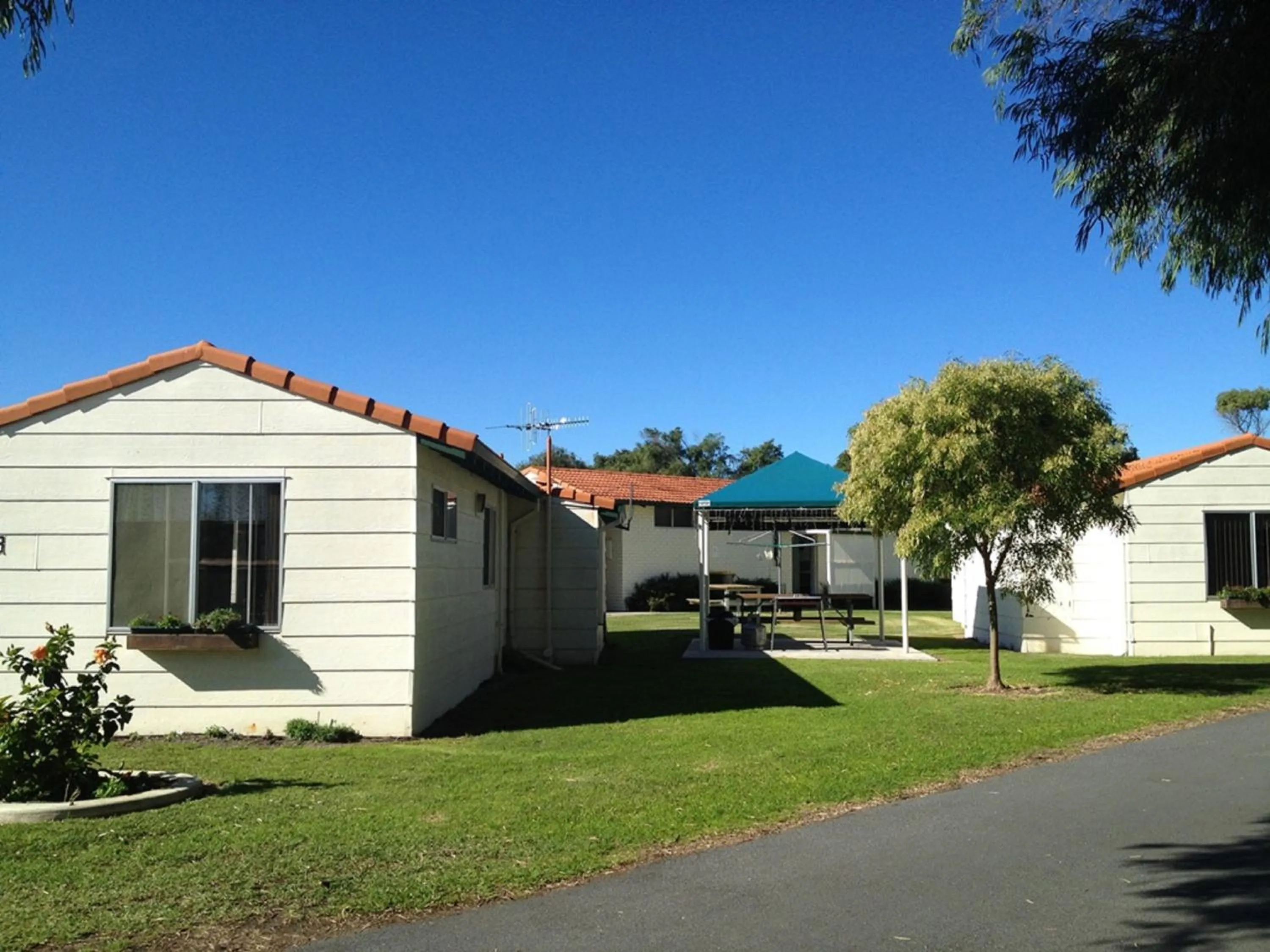 Property building in Havana Villas