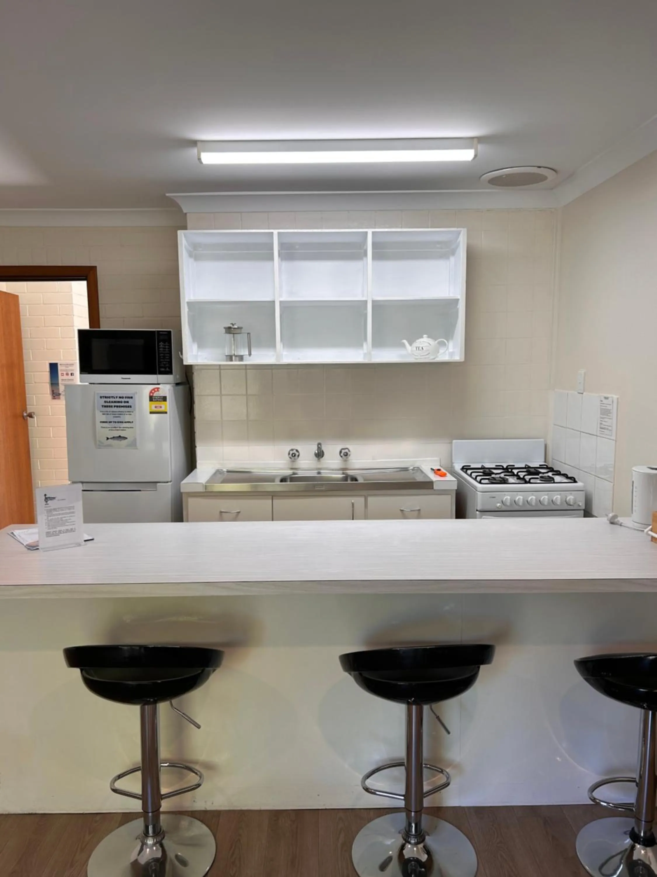 Kitchen or kitchenette in Emu Beach Chalets