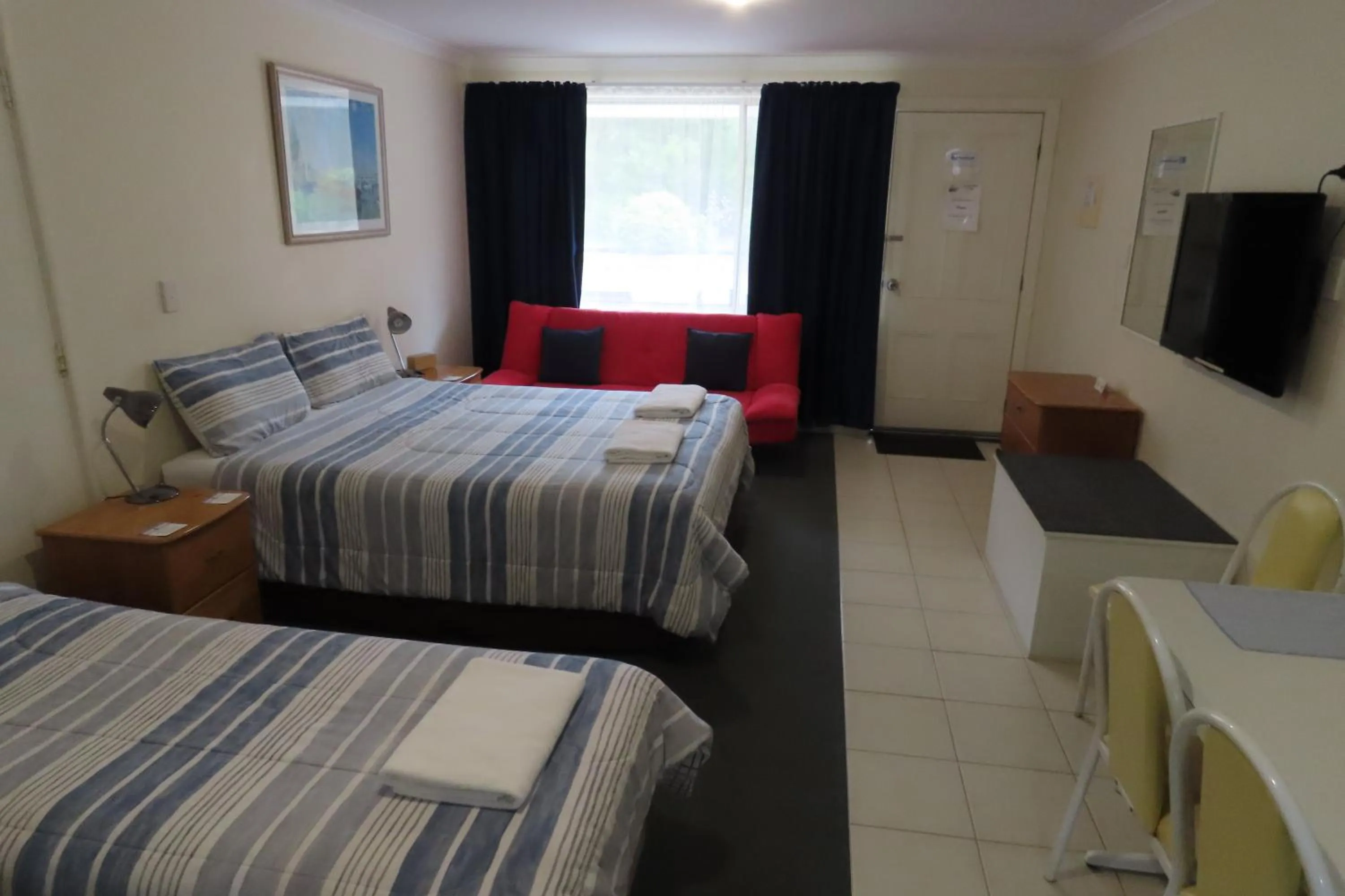 Bed in Emu Point Motel