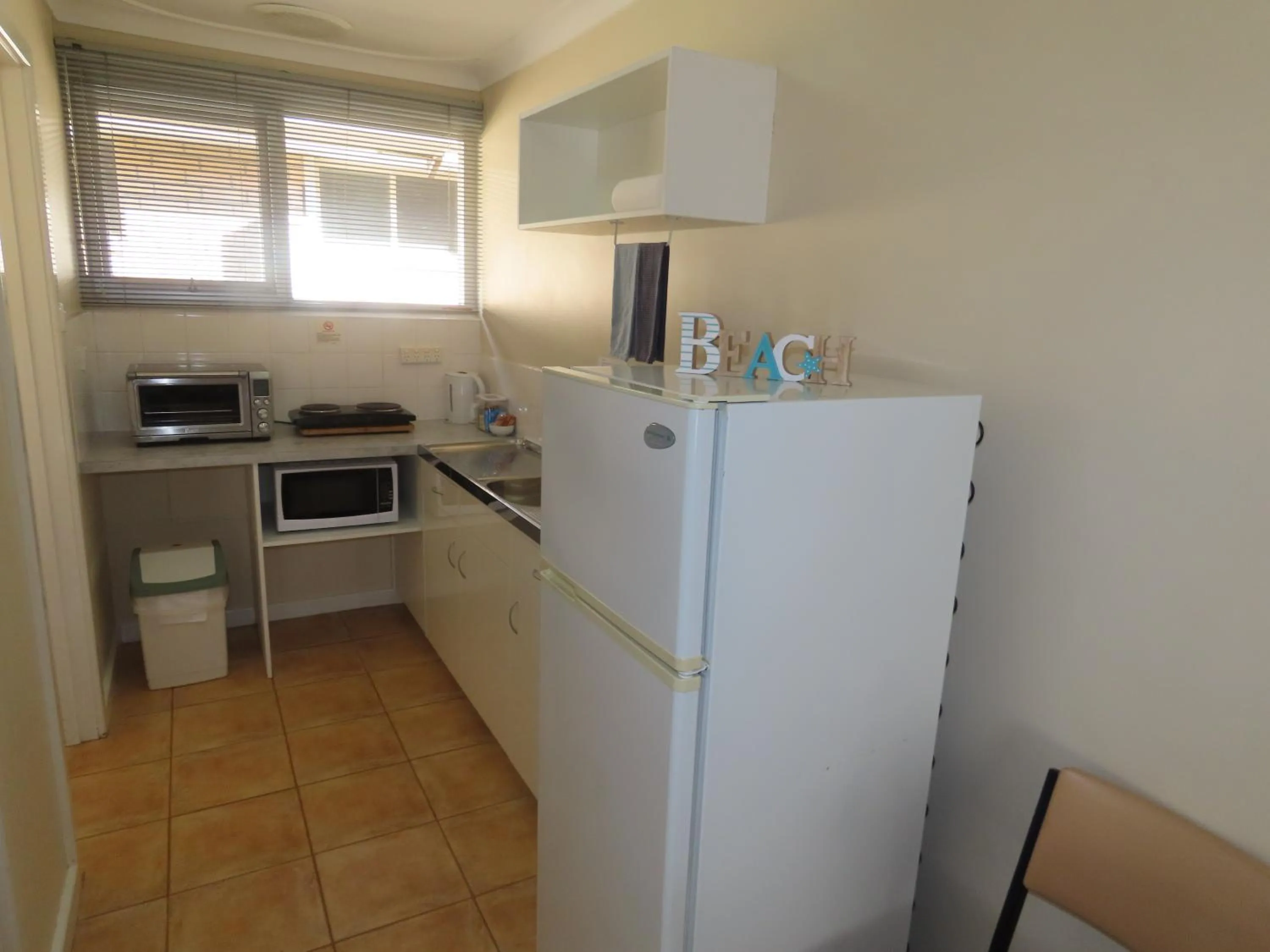 kitchen in Emu Point Motel