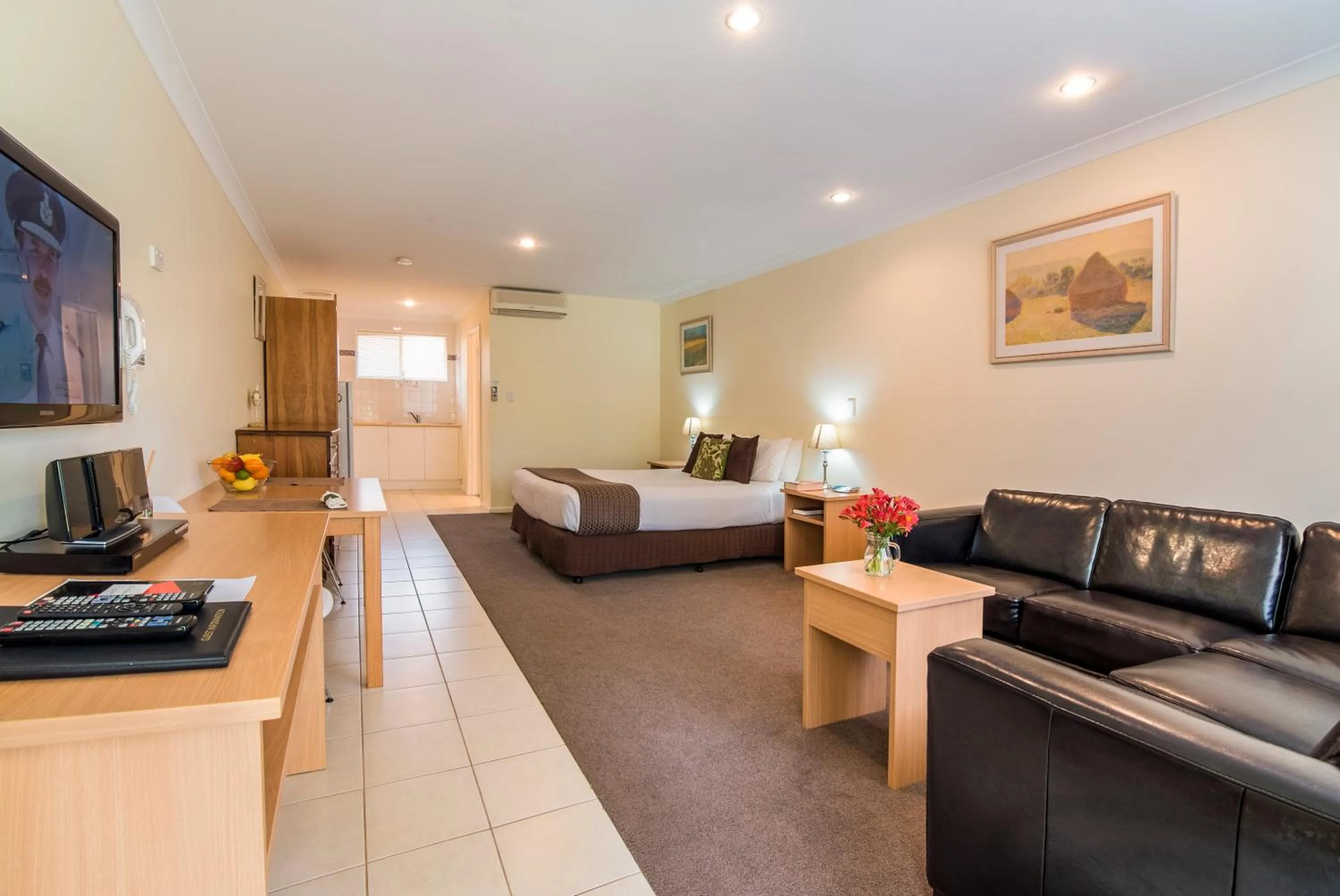 Seating area in Emu Point Motel