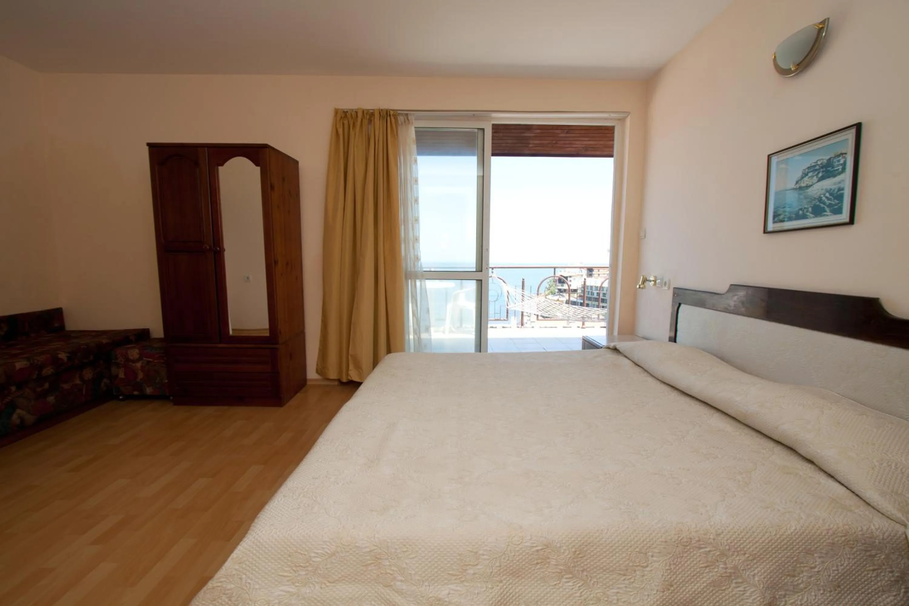 Bedroom, Bed in Family Hotel Verona