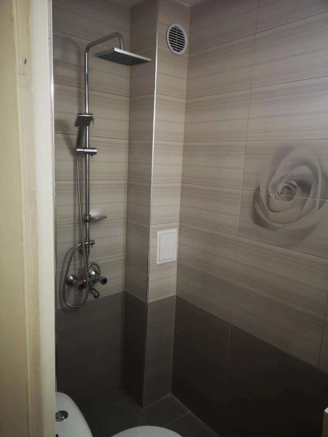 Shower in Family Hotel Verona