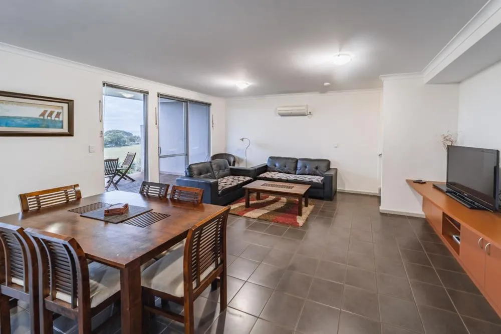 Photo of the whole room in Cosy Corner Sea View Apartments