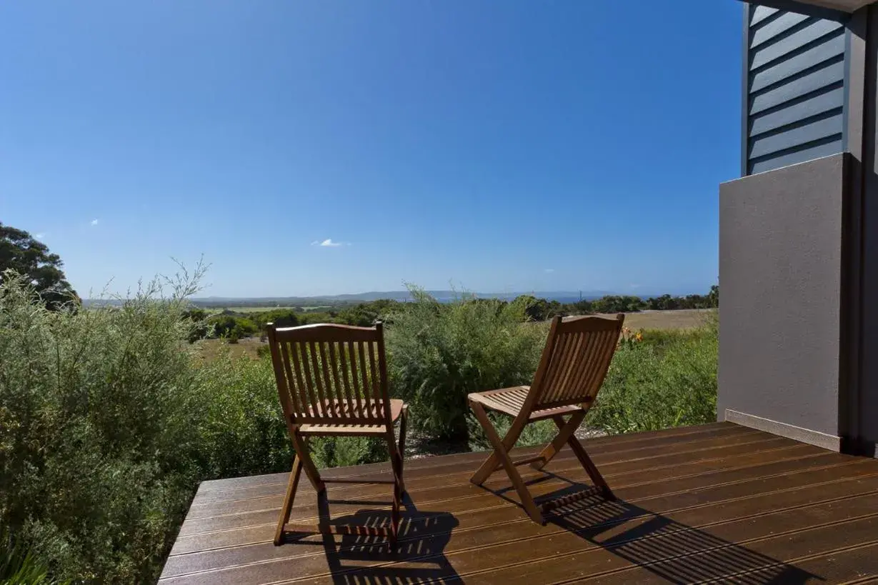 Deluxe Two-Bedroom Apartment with Spa Bath (2 Double Beds) in Cosy Corner Sea View Apartments Deluxe Two-Bedroom Apartment with Spa Bath (2 Double Beds) in Cosy Corner Sea View Apartments