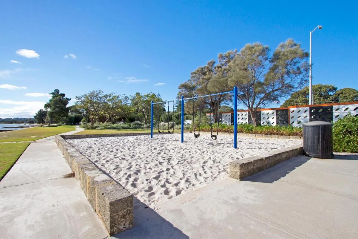 Area and facilities in Windsor Lodge