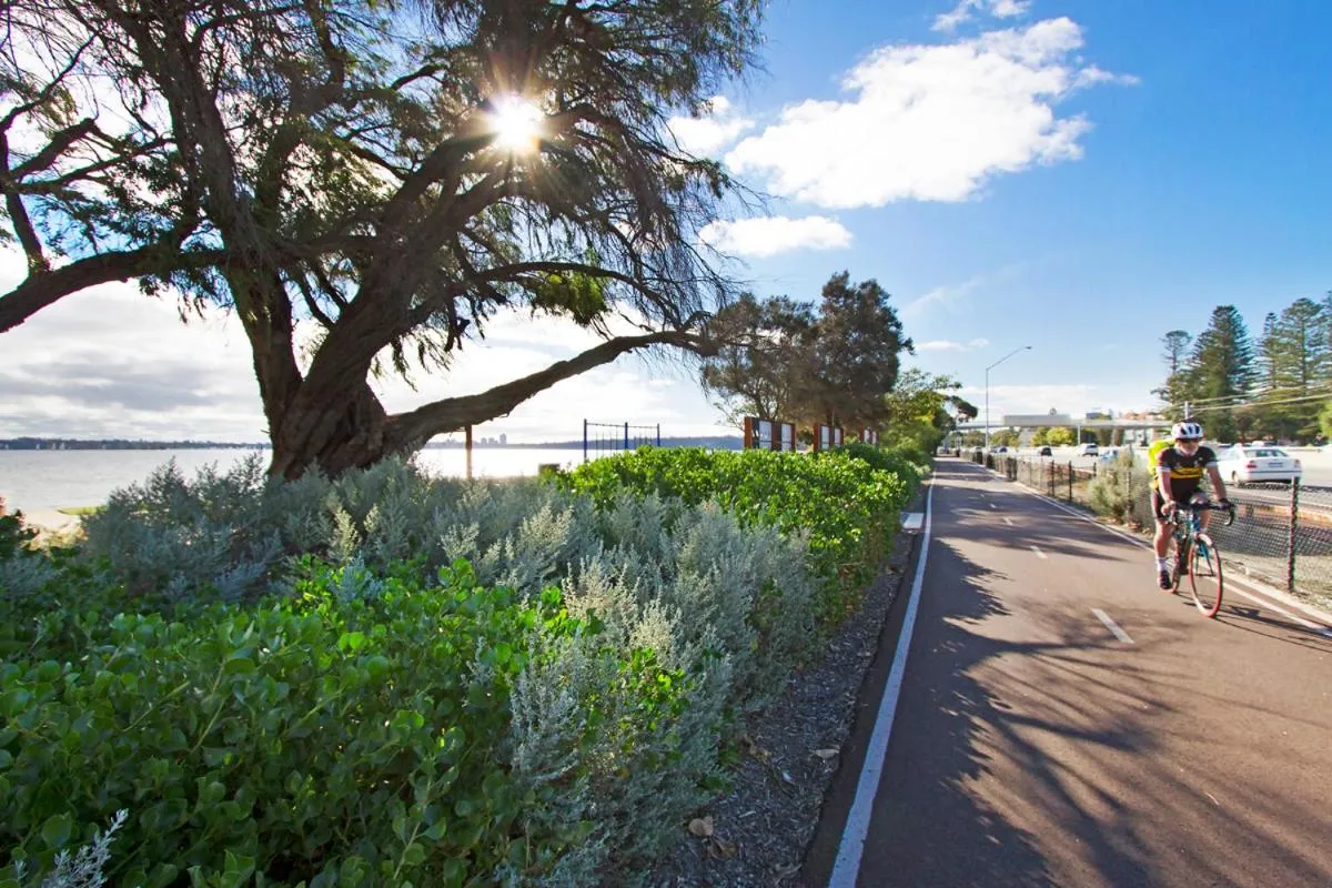 Cycling in Windsor Lodge