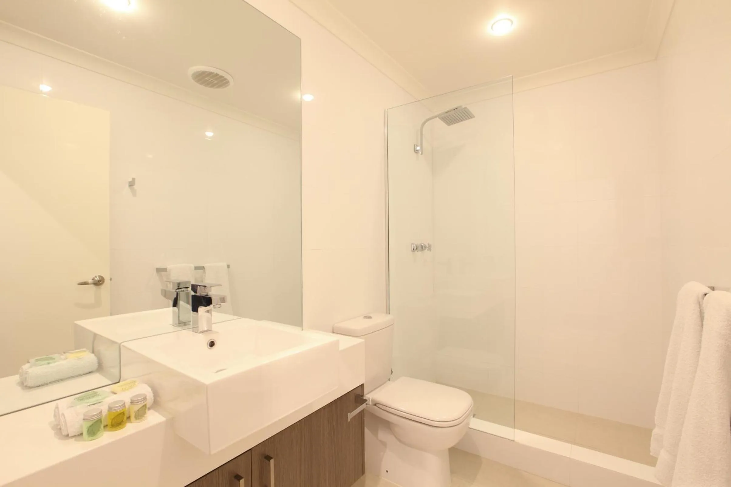 Bathroom in Cottesloe Beach Hotel