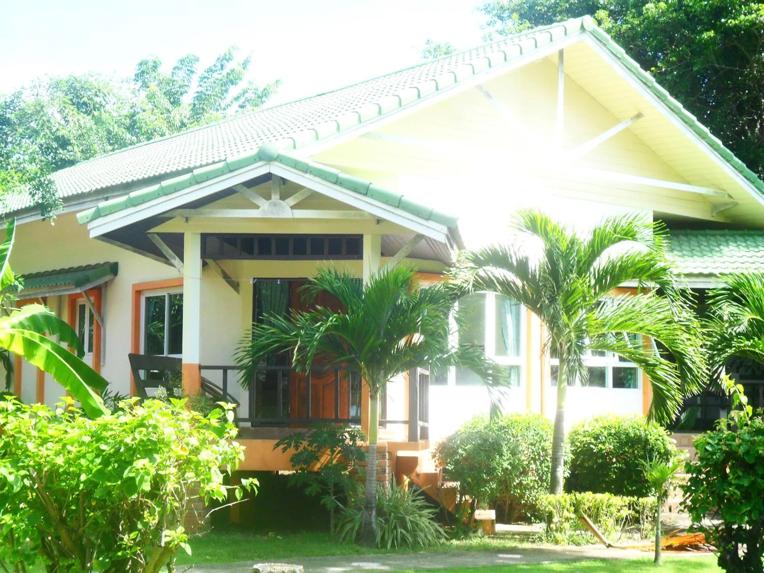Facade/entrance in Lanta Palm Beach Resort , Beach Bungalow - Koh Lanta
