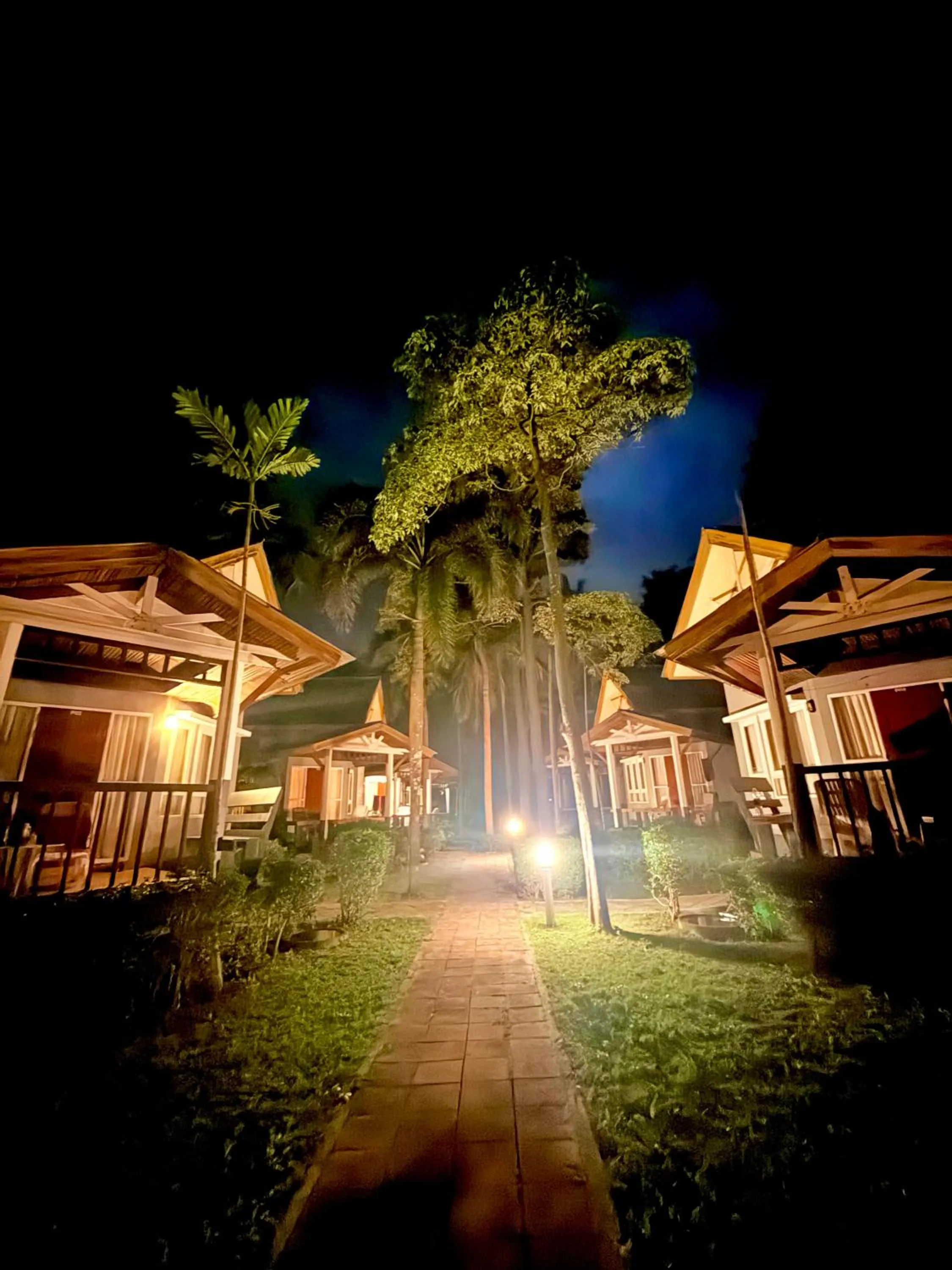 Lanta Palm Beach Resort , Beach Bungalow - Koh Lanta