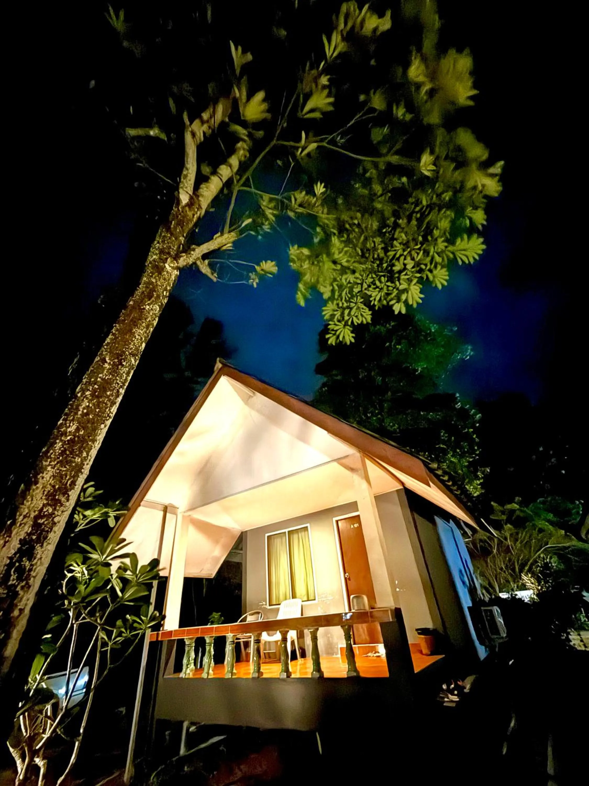 Lanta Palm Beach Resort , Beach Bungalow - Koh Lanta