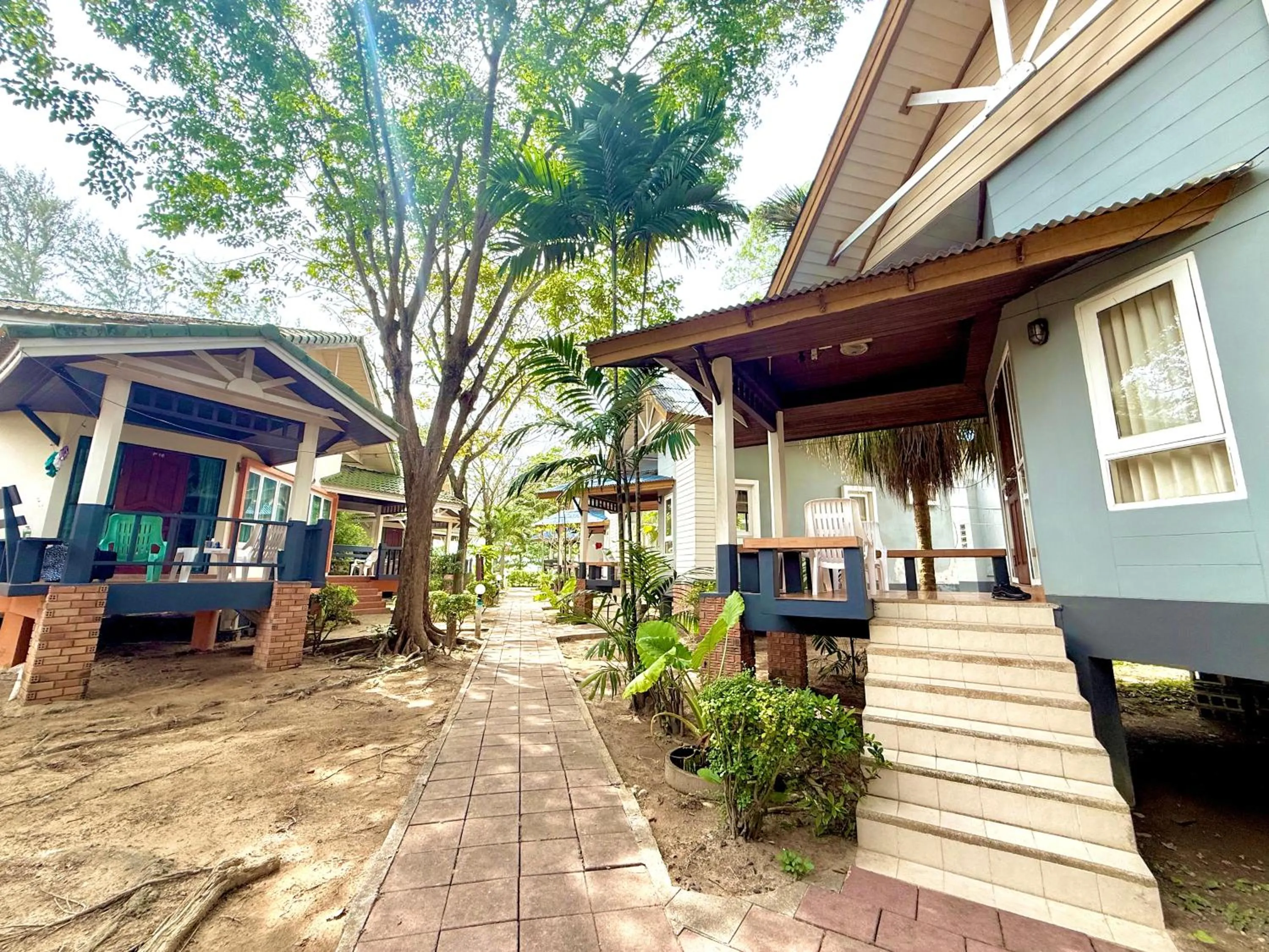 Lanta Palm Beach Resort , Beach Bungalow - Koh Lanta