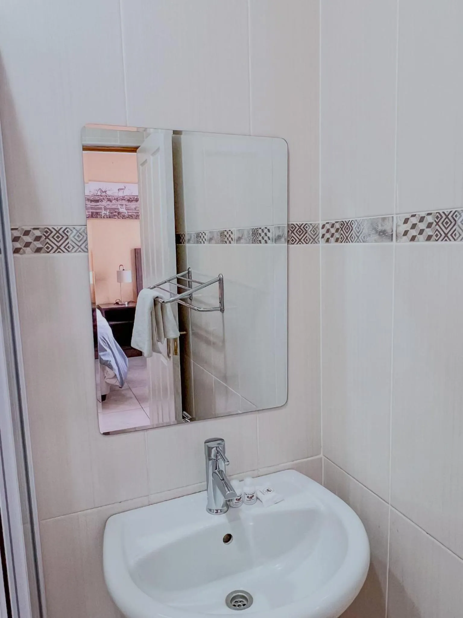 La Bronze Guest Lodge