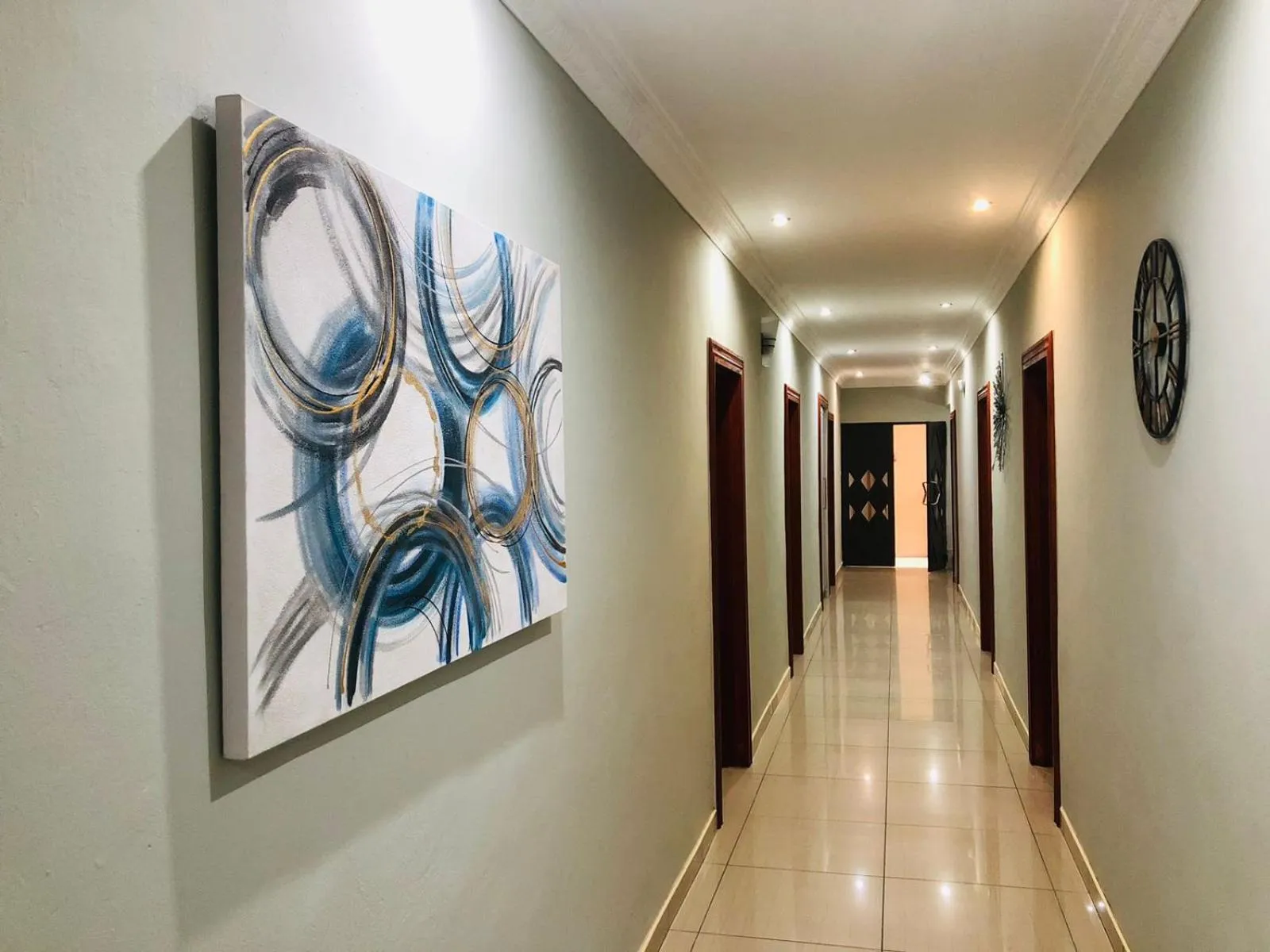 La Bronze Guest Lodge