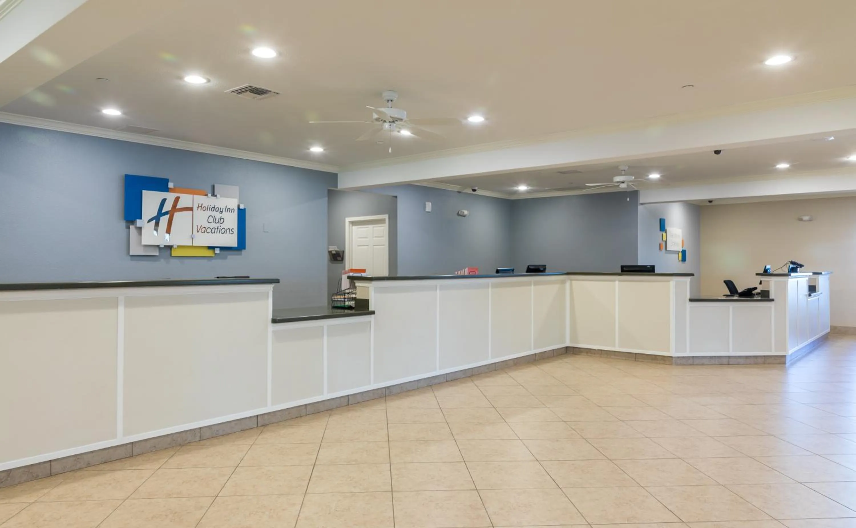 Lobby or reception in Holiday Inn Club Vacations - Orlando Breeze Resort