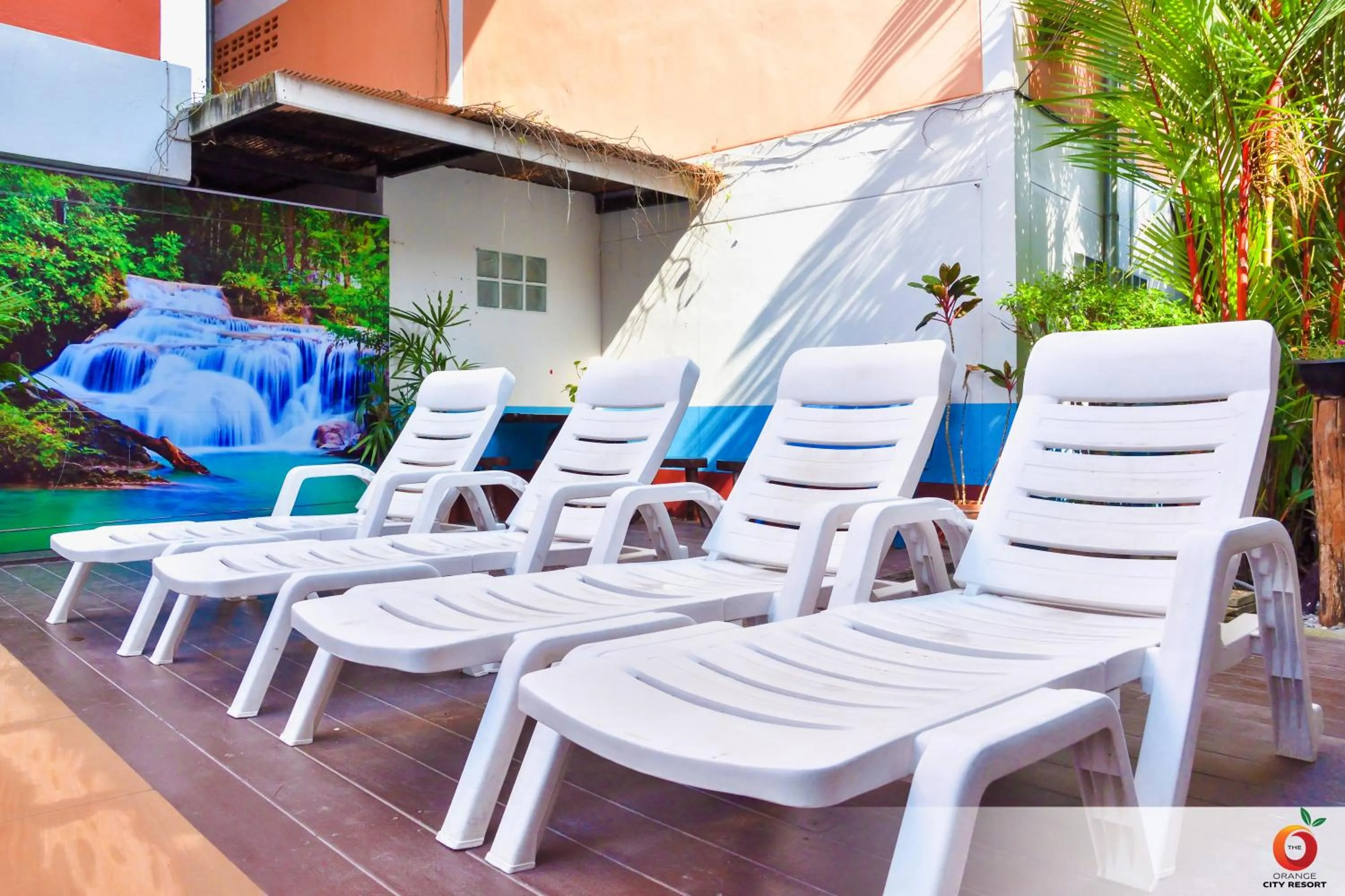 Swimming pool in The Orange City Resort