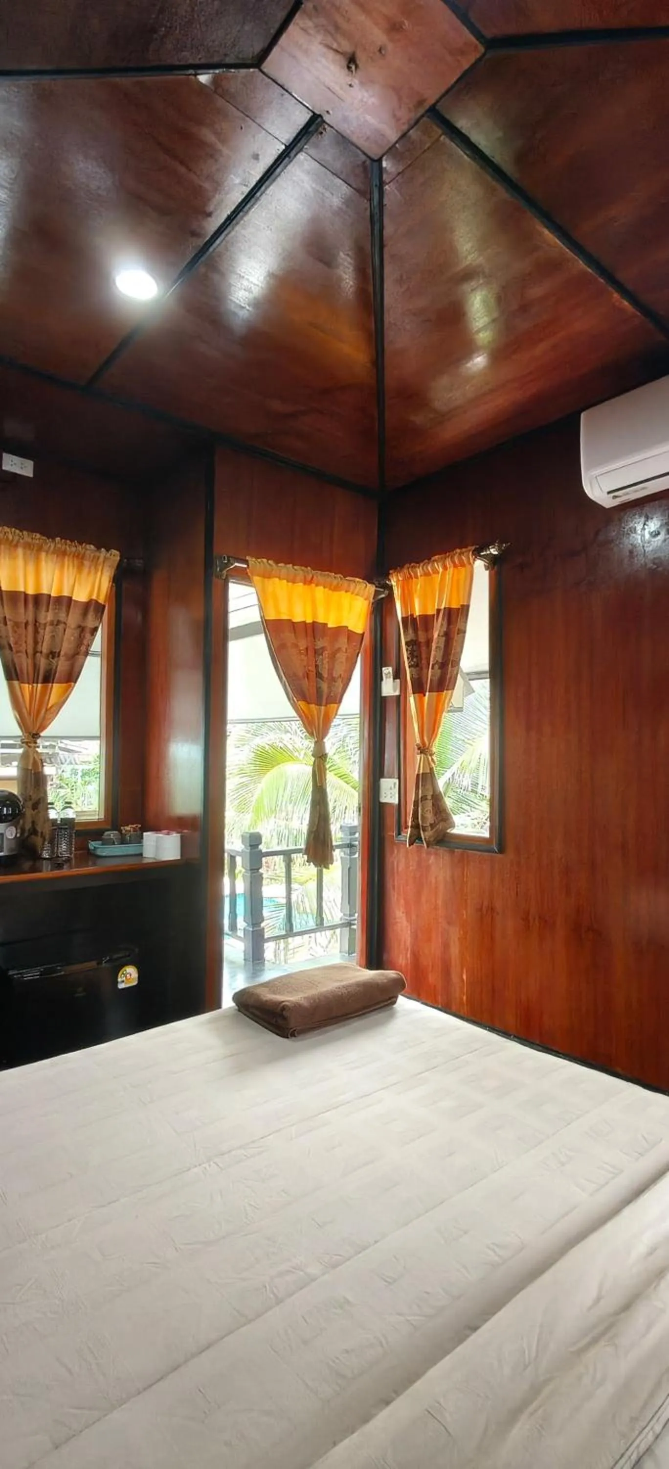 Bed in Sea Shell Beach Resort