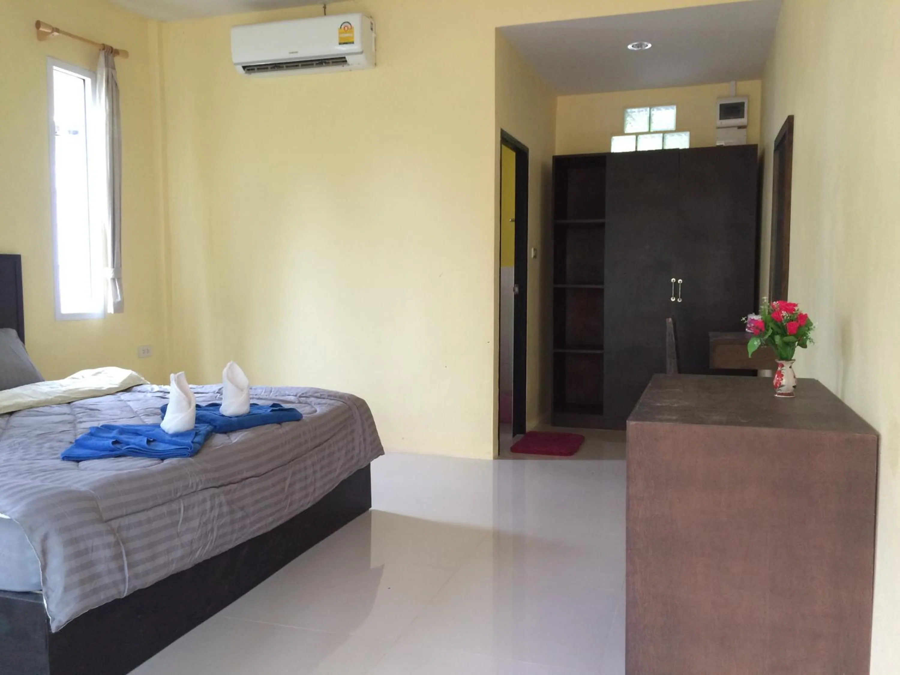 Bed in Sea Shell Beach Resort