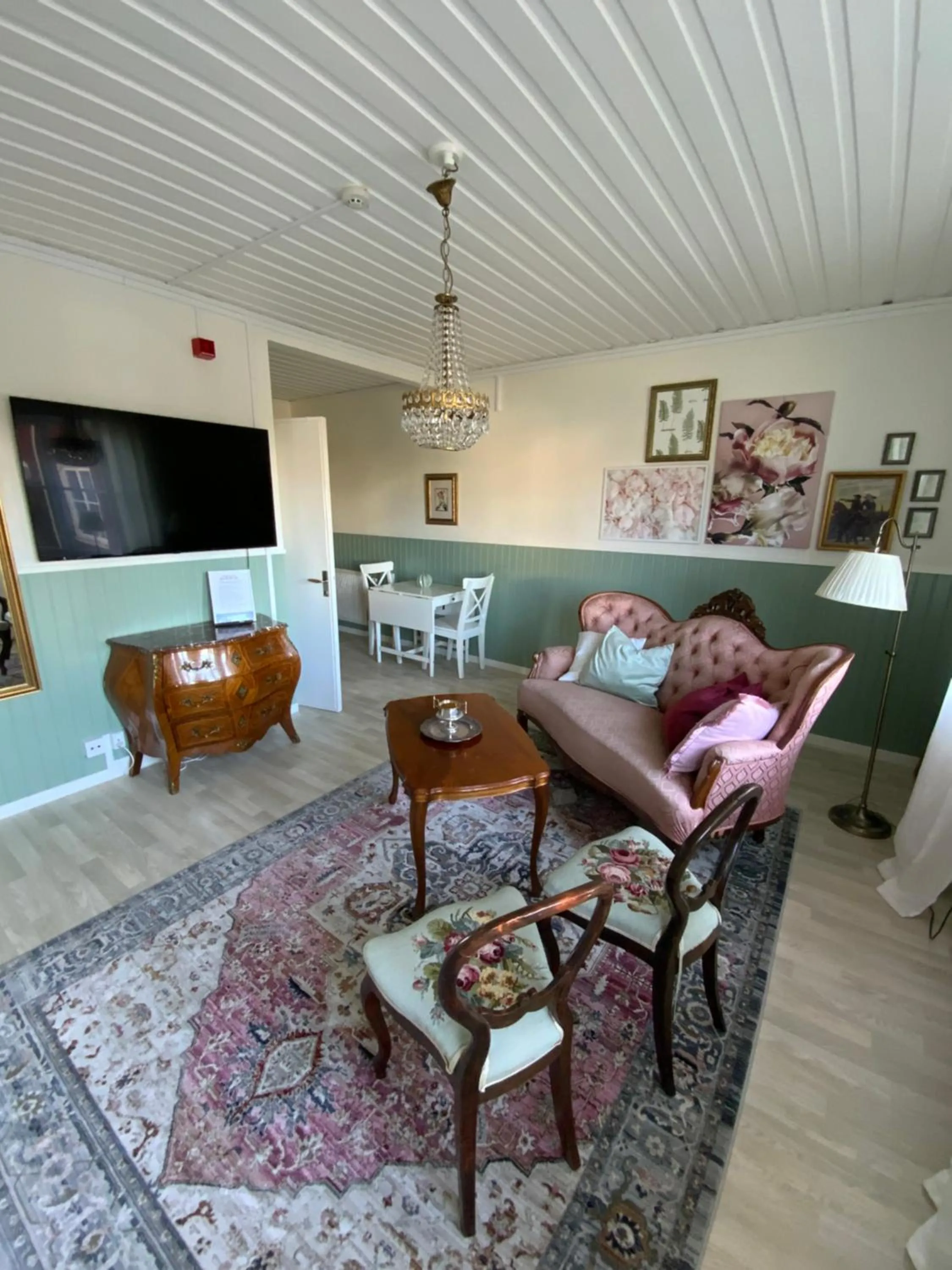 Living room in Snöå Bruk Hotell och konferens