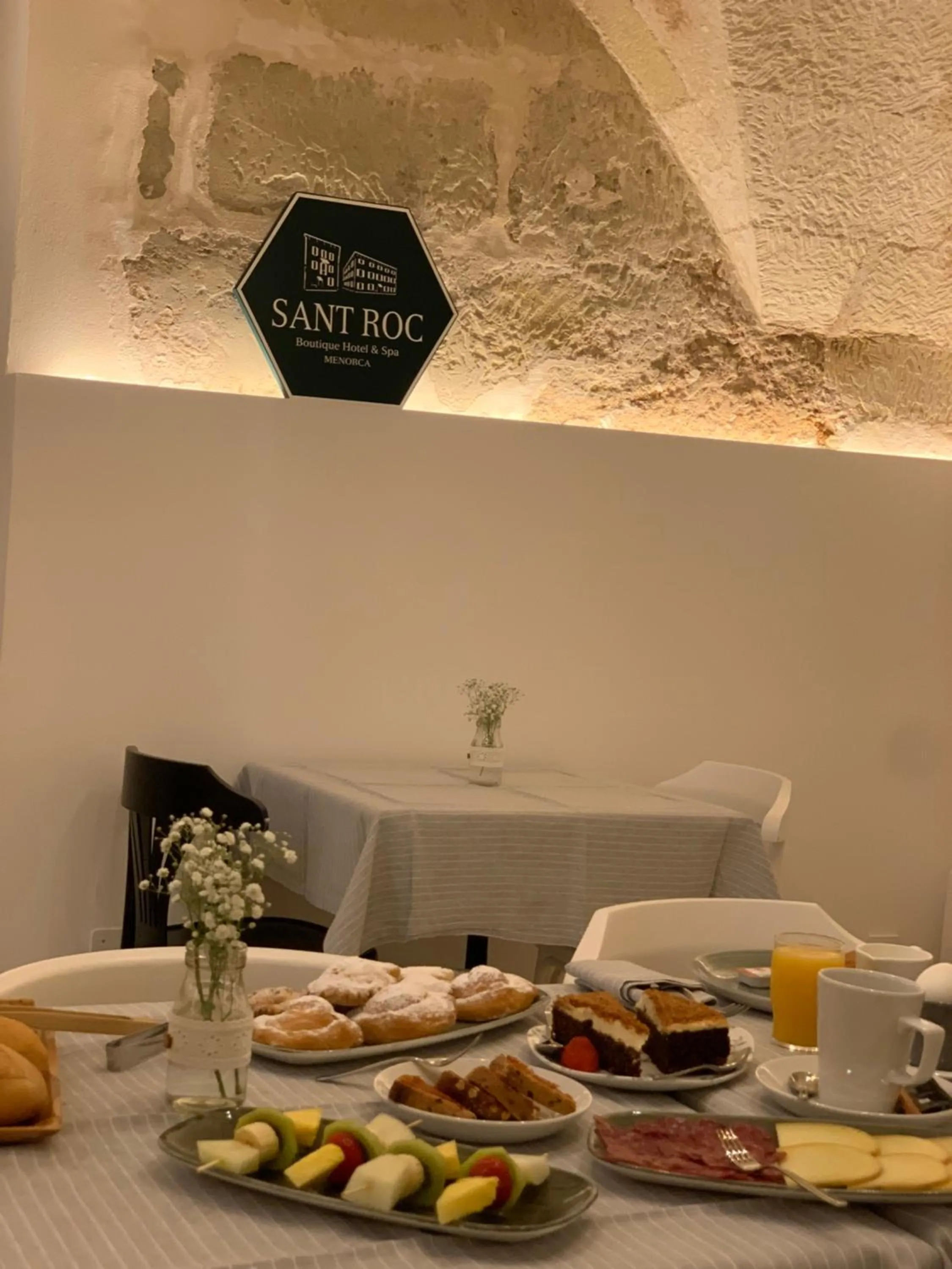 Breakfast in Boutique Hotel Sant Roc & Spa