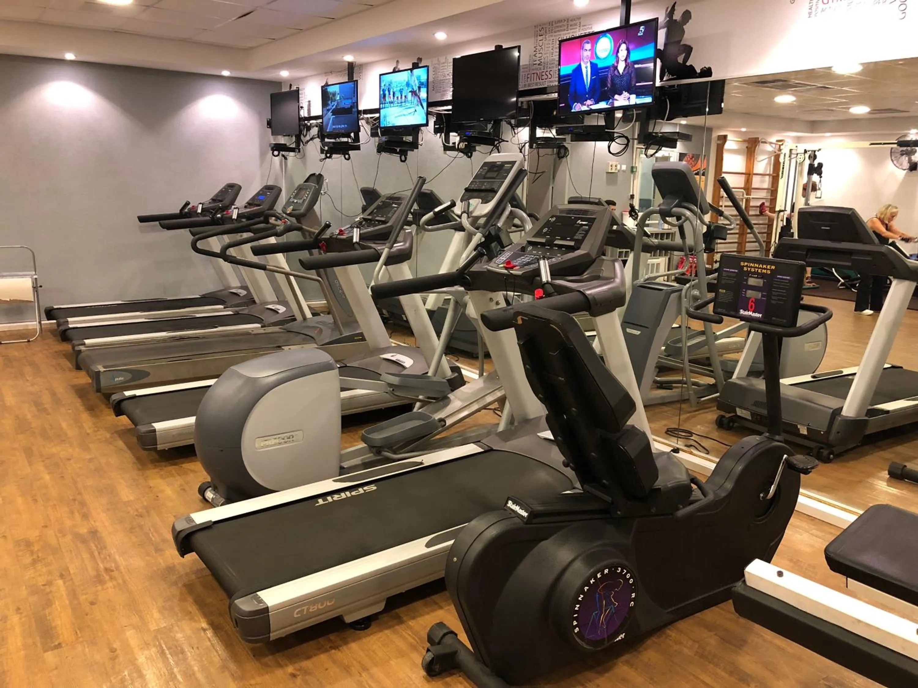 Suite Caesar - Neot Golf