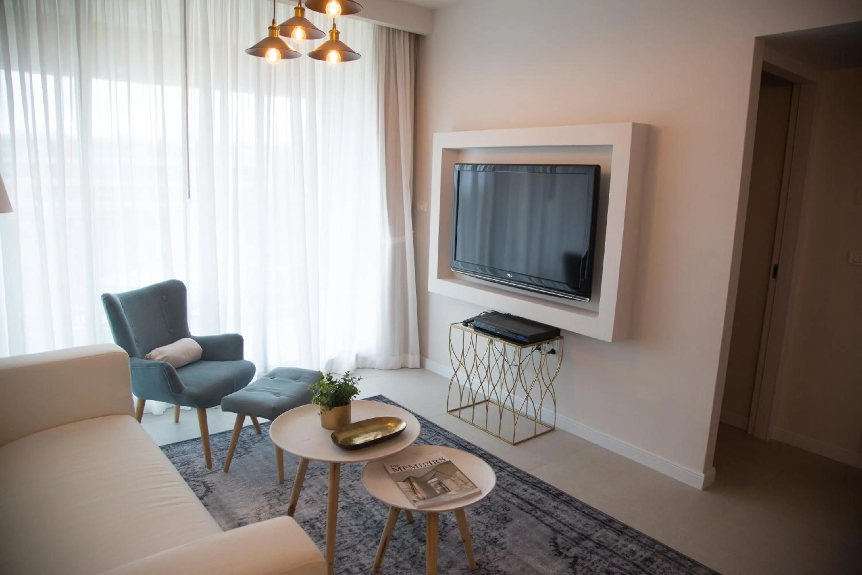 TV and multimedia in Suite Caesar - Neot Golf