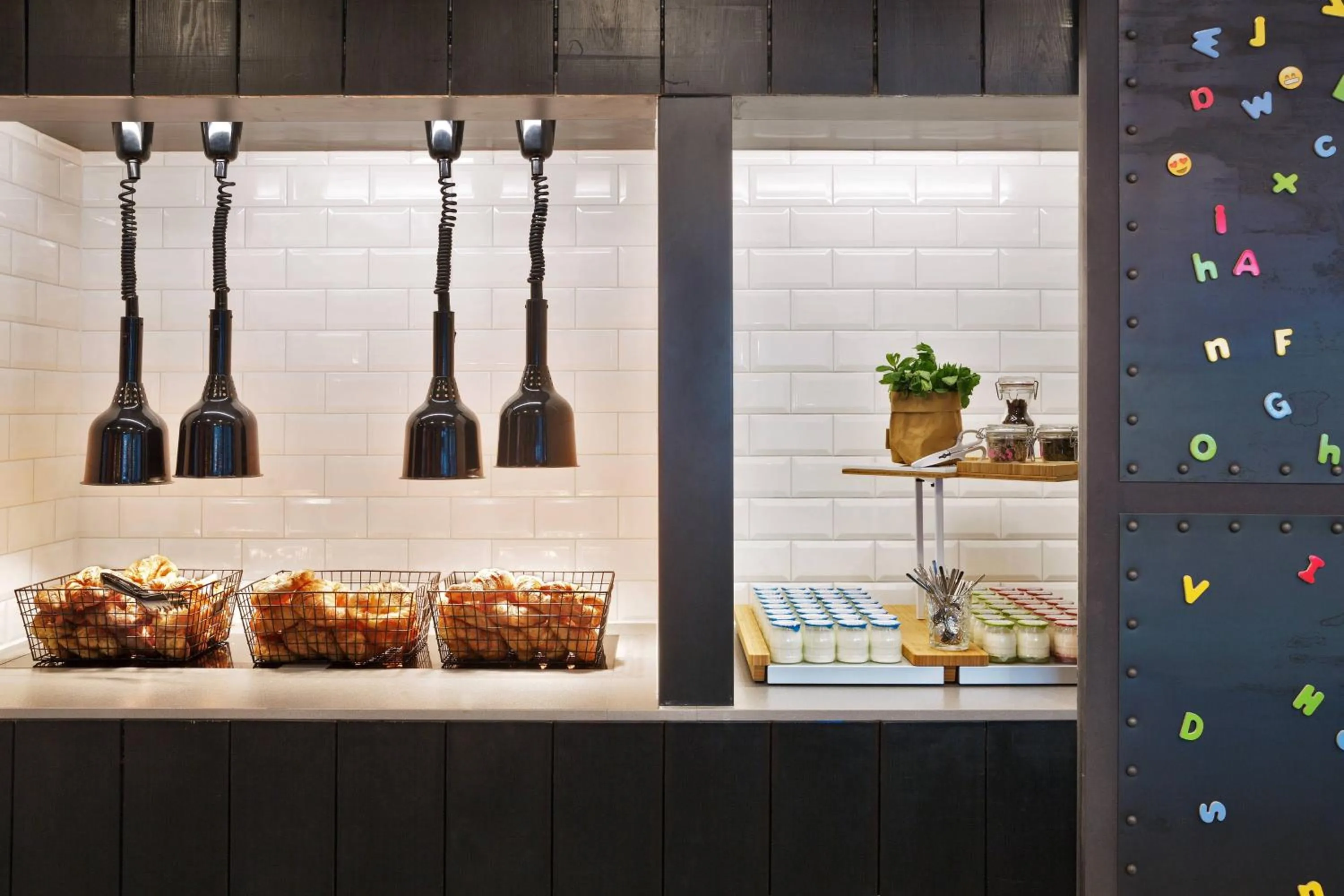 Breakfast in Moxy Amsterdam Houthavens