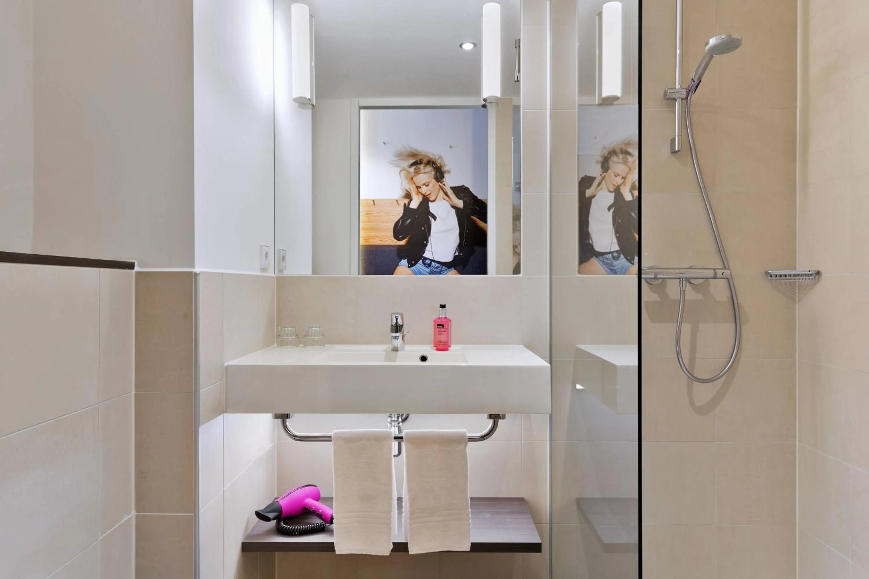 Bathroom in Moxy Amsterdam Houthavens