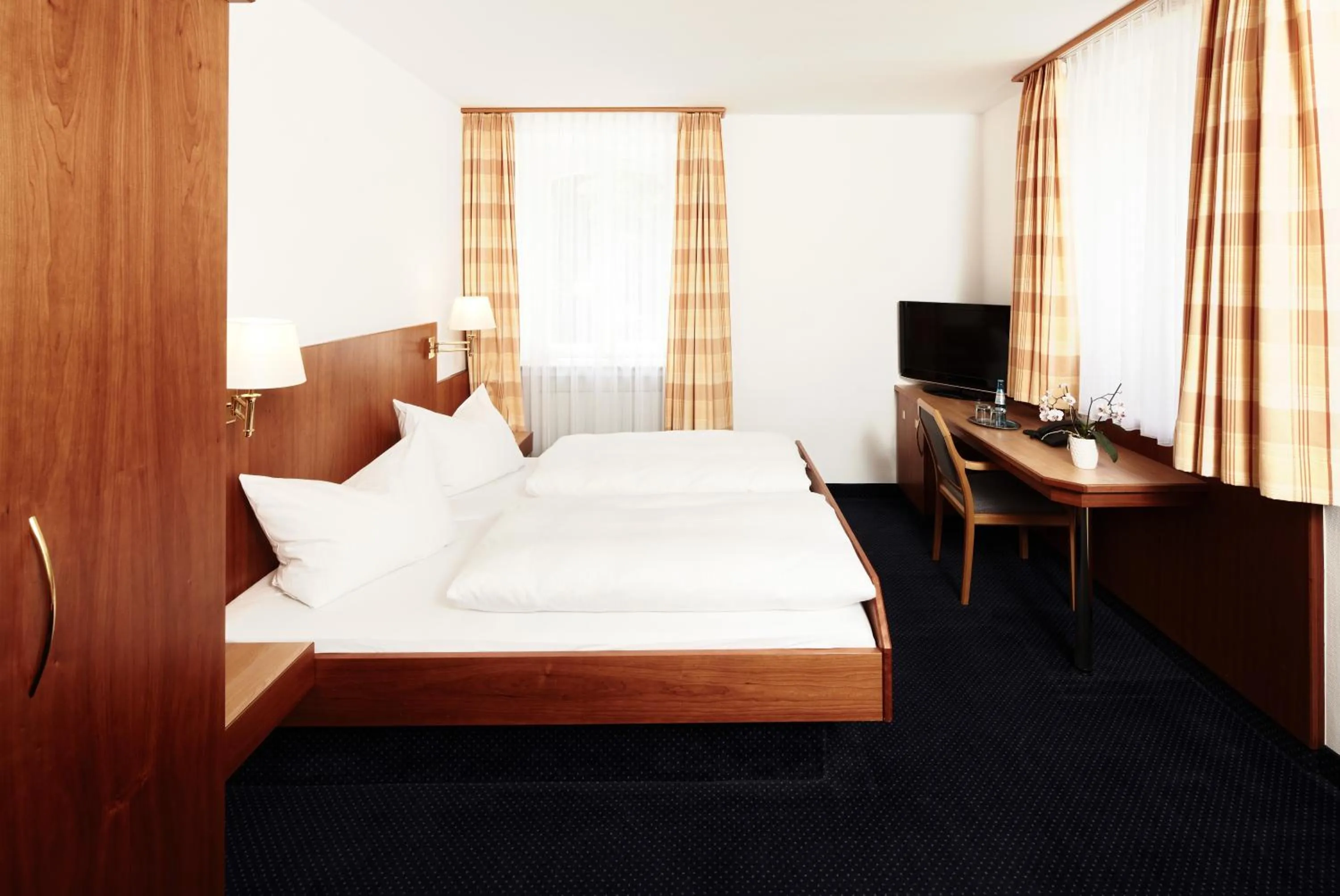 TV and multimedia, Bed in Hotel Burgmeier