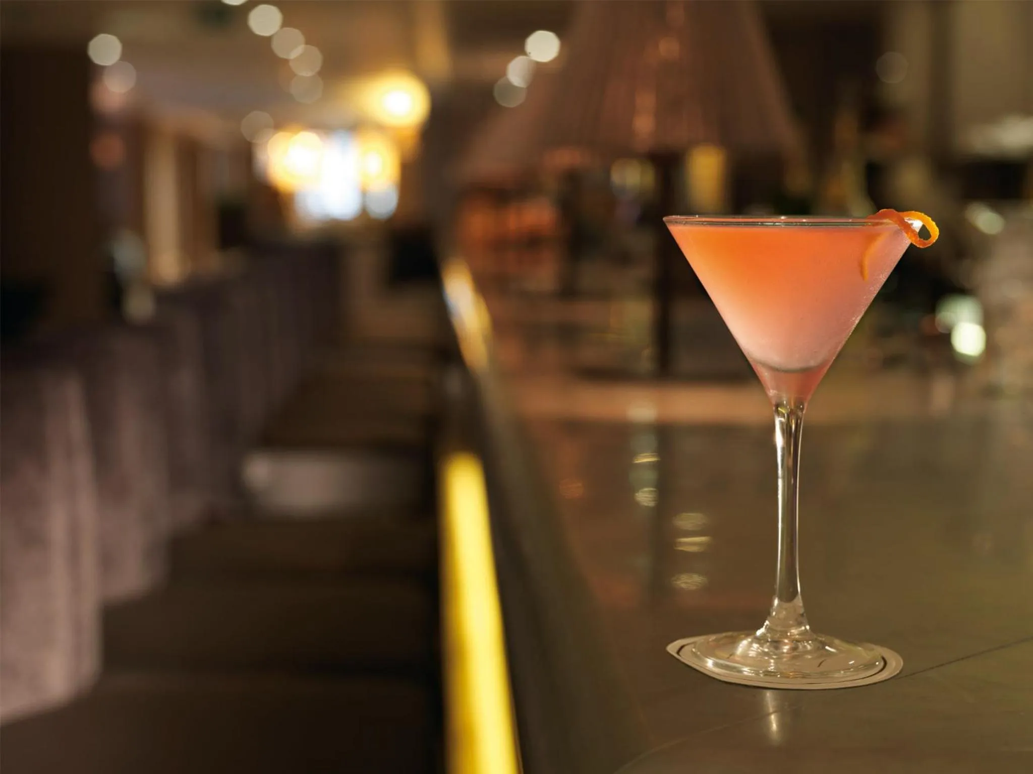 Lounge or bar in Macdonald Windsor