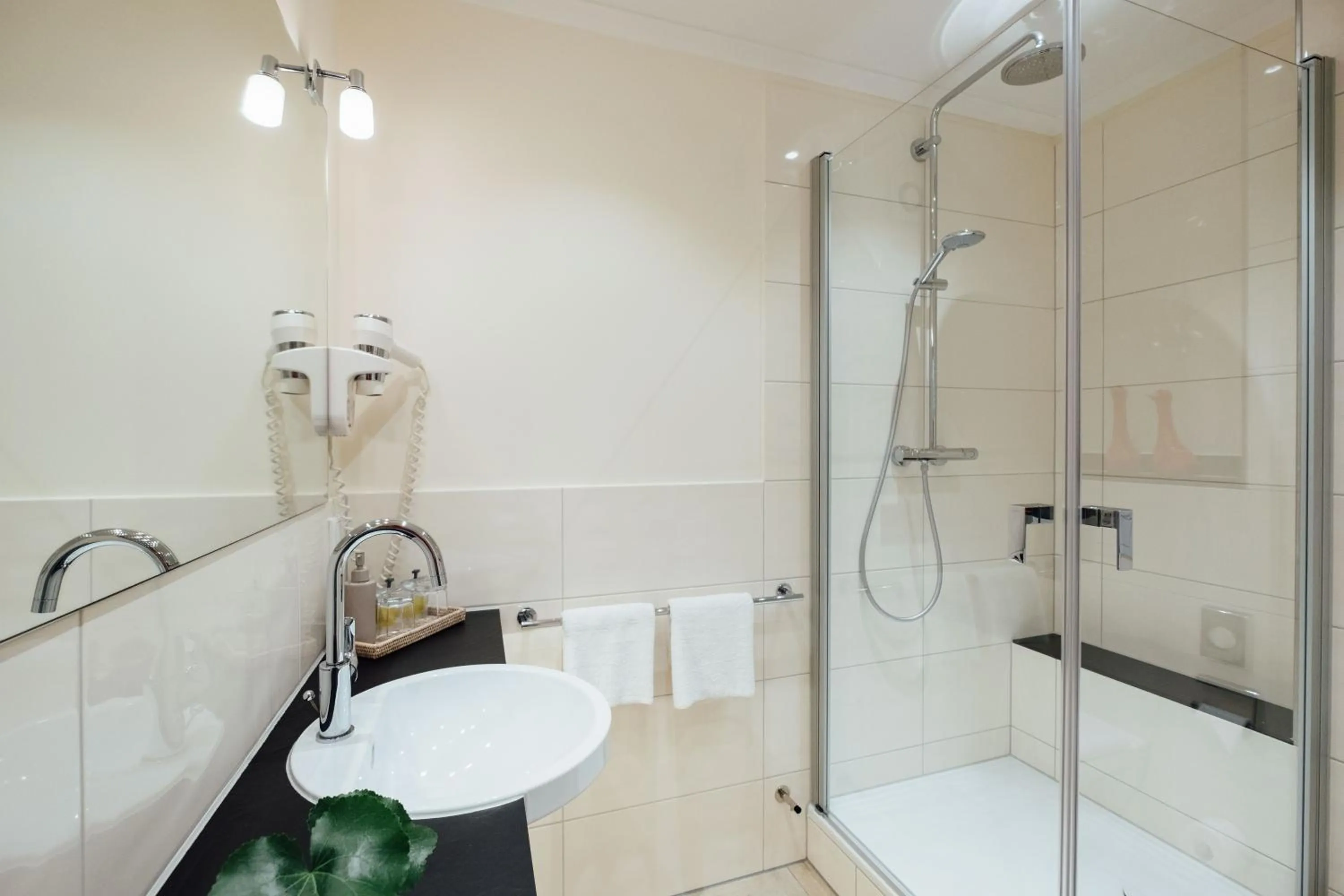 Bathroom in Hotel zur Mühle