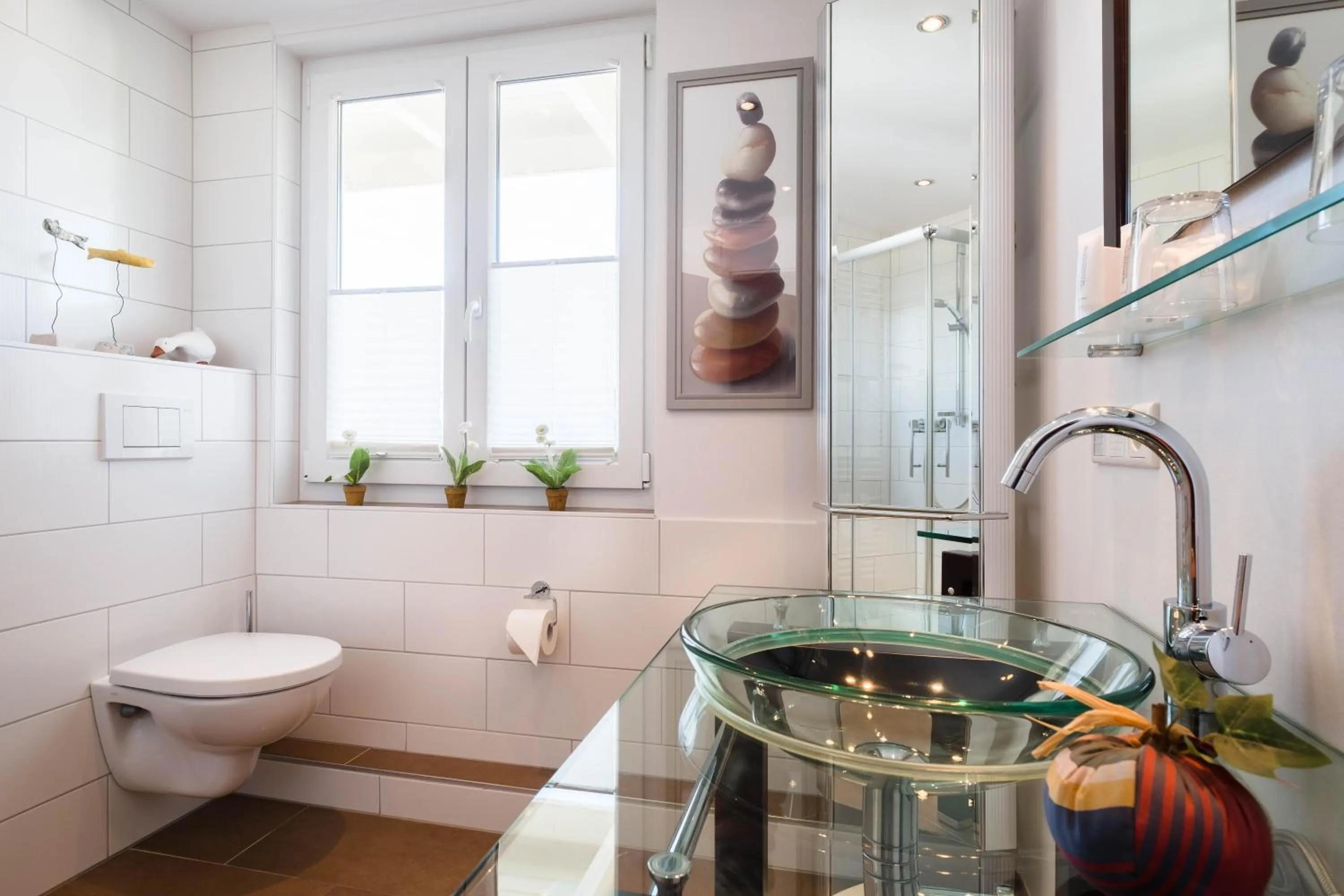 Toilet in Hotel zur Mühle