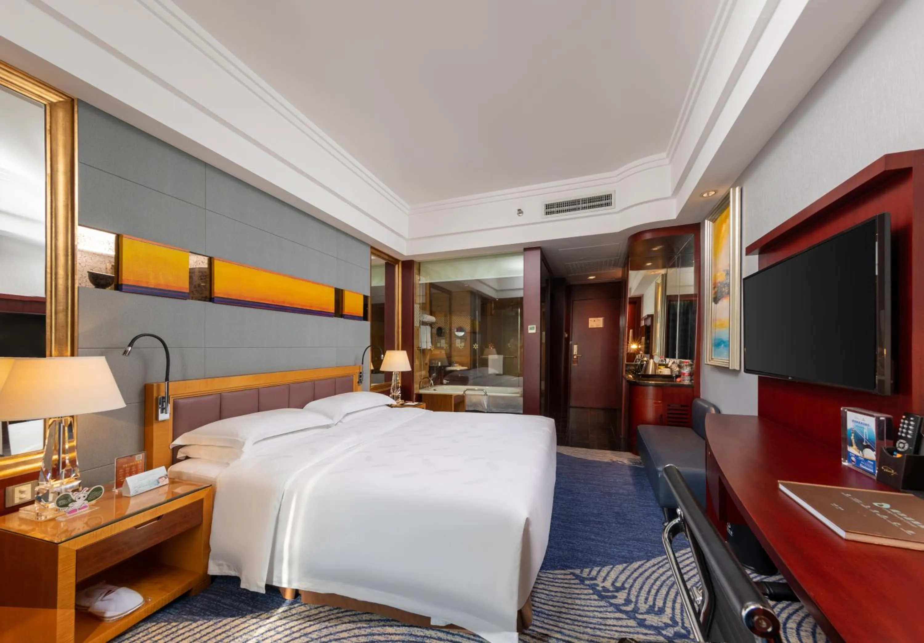 Bed in Zhuhai Charming Holiday Hotel