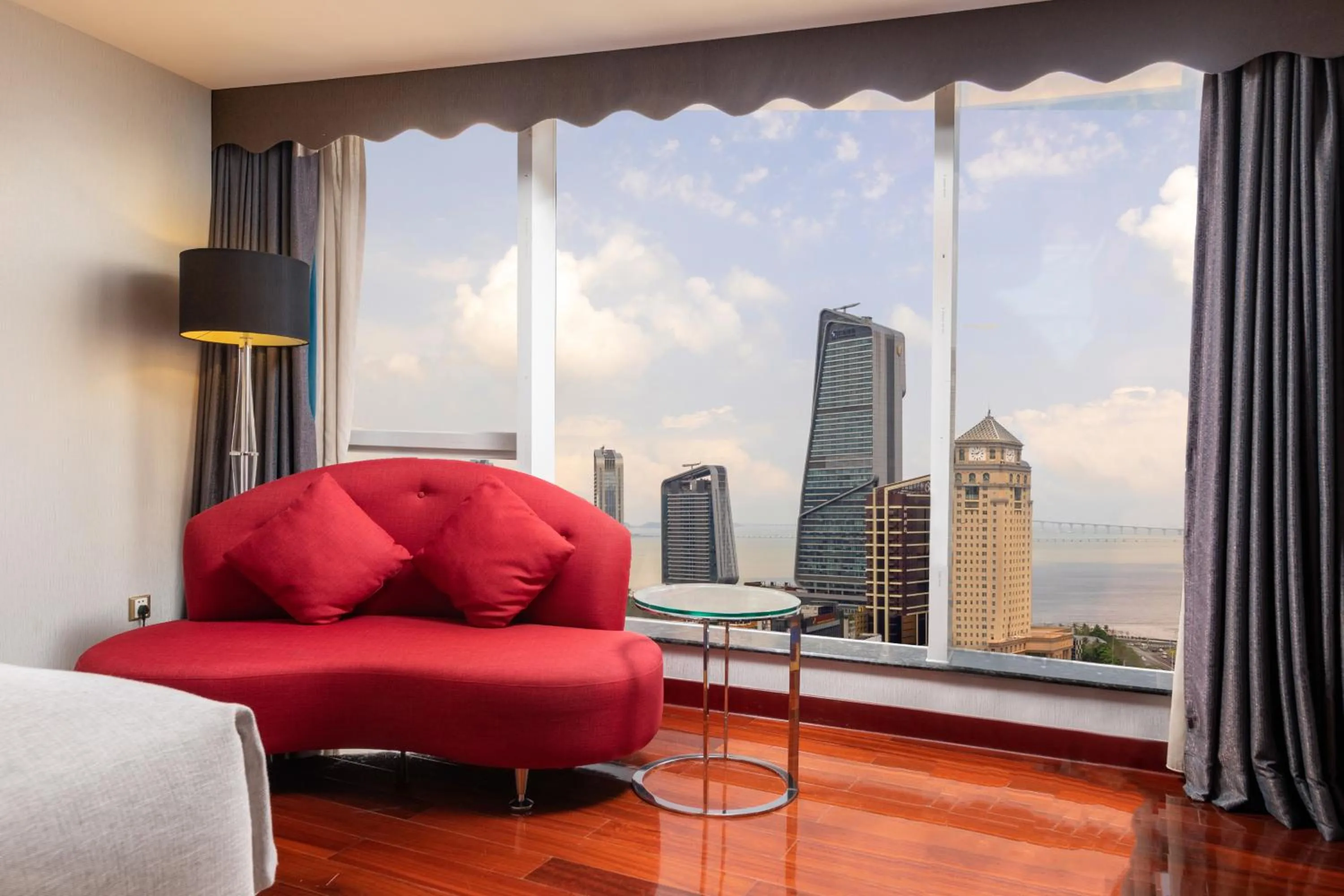 Zhuhai Charming Holiday Hotel