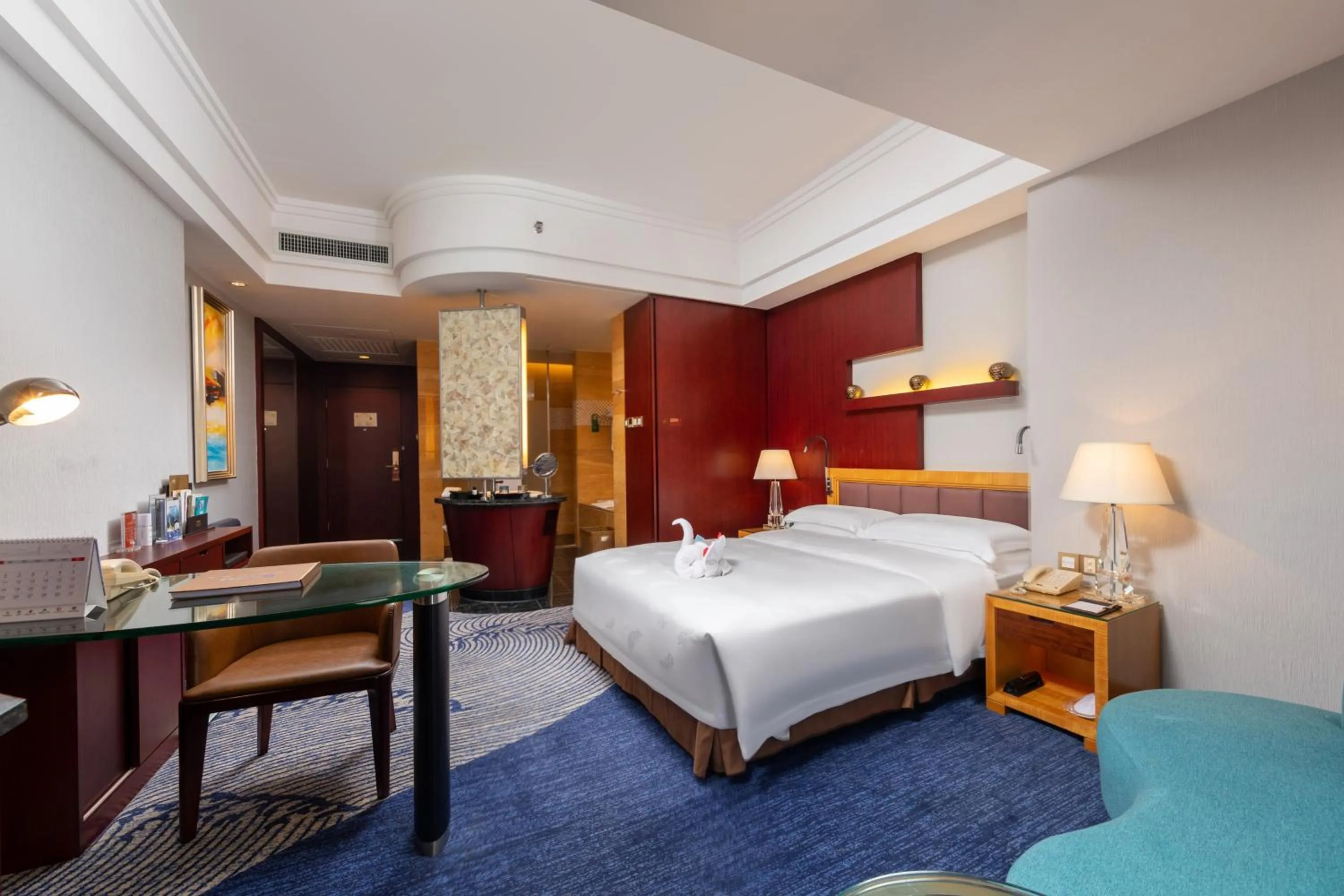 Bed in Zhuhai Charming Holiday Hotel