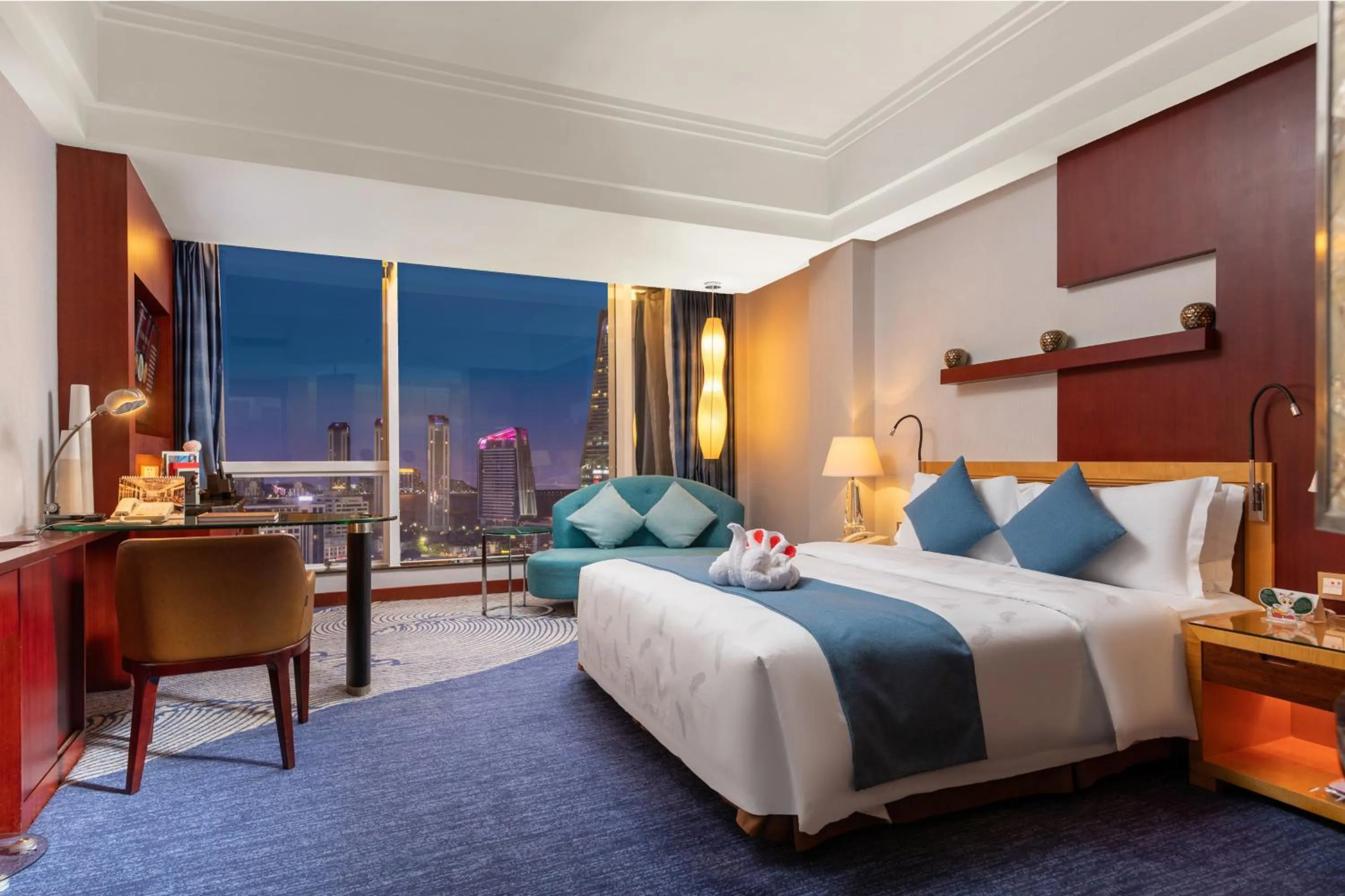 Bed in Zhuhai Charming Holiday Hotel