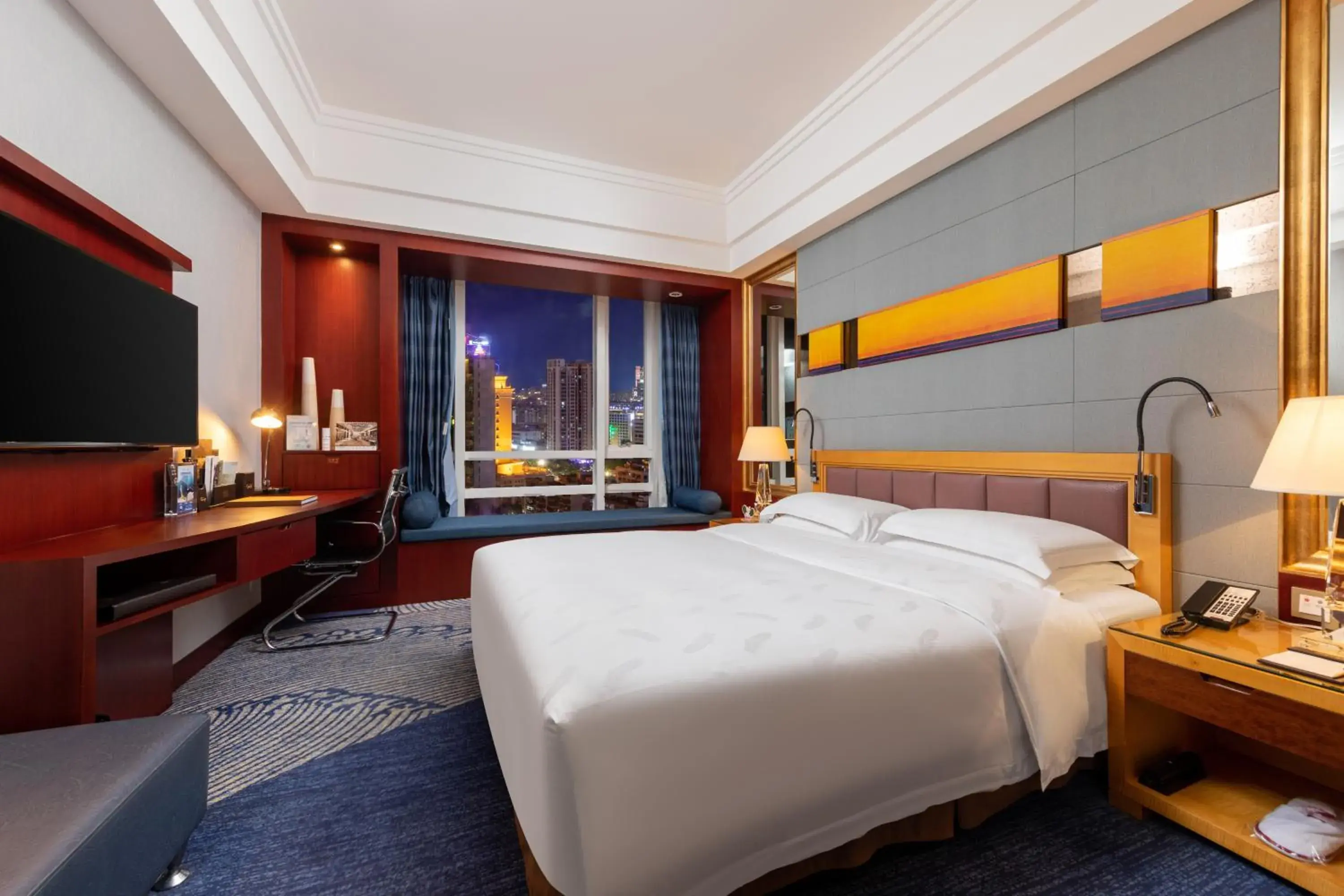 Deluxe City View King Bed Room (Free Welcome Fruit) - single occupancy in Zhuhai Charming Holiday Hotel - 24hours stay Deluxe City View King Bed Room (Free Welcome Fruit) - single occupancy in Zhuhai Charming Holiday Hotel - 24hours stay