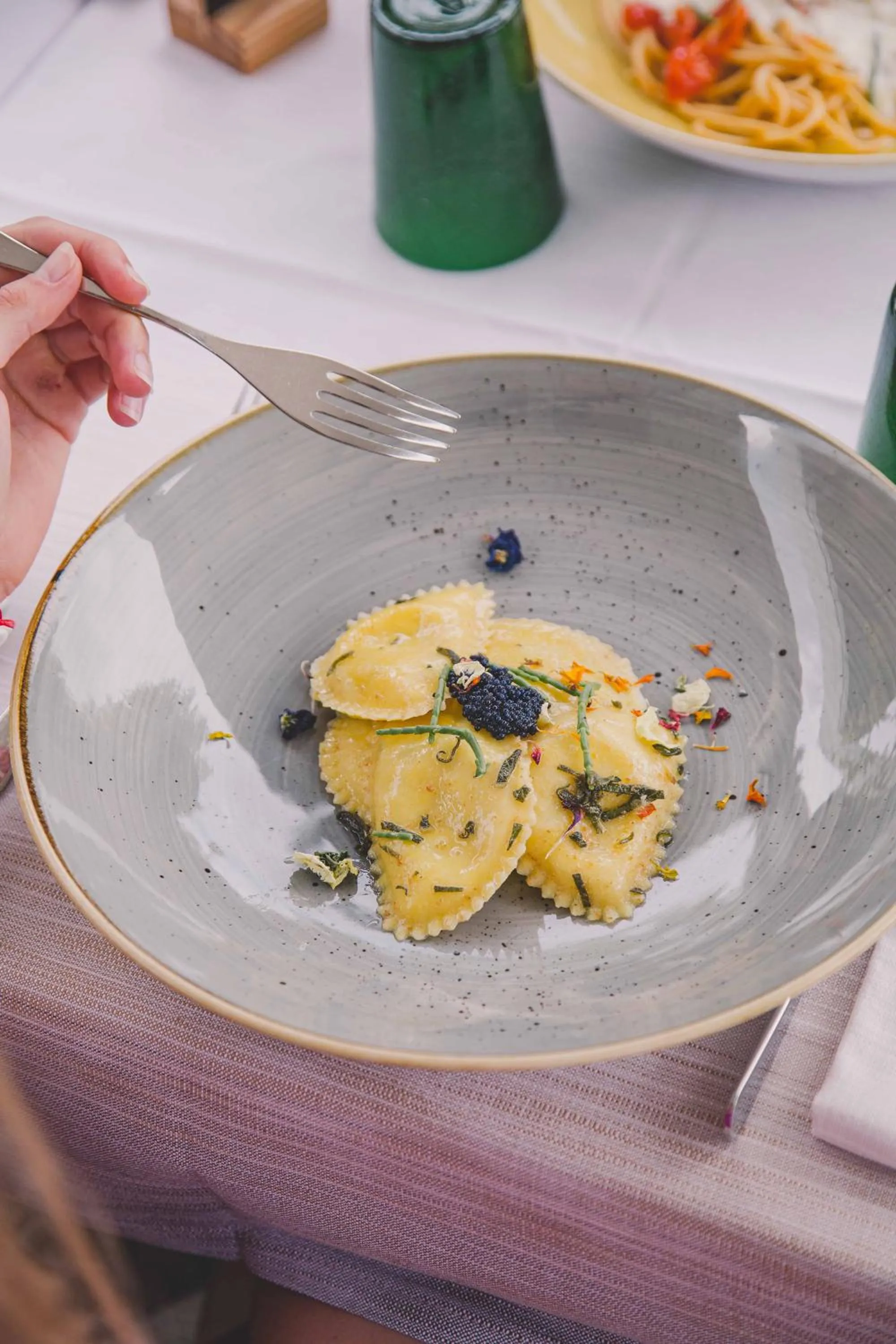 Restaurant/places to eat in The Green Park Hotel WellnessSpa & Restaurant