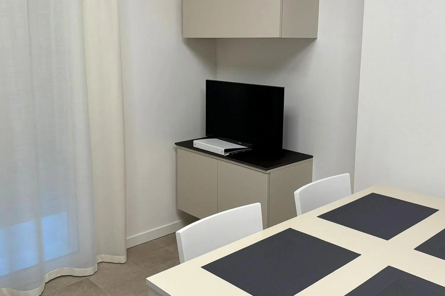 Communal lounge/ TV room in The Green Park Hotel WellnessSpa & Restaurant