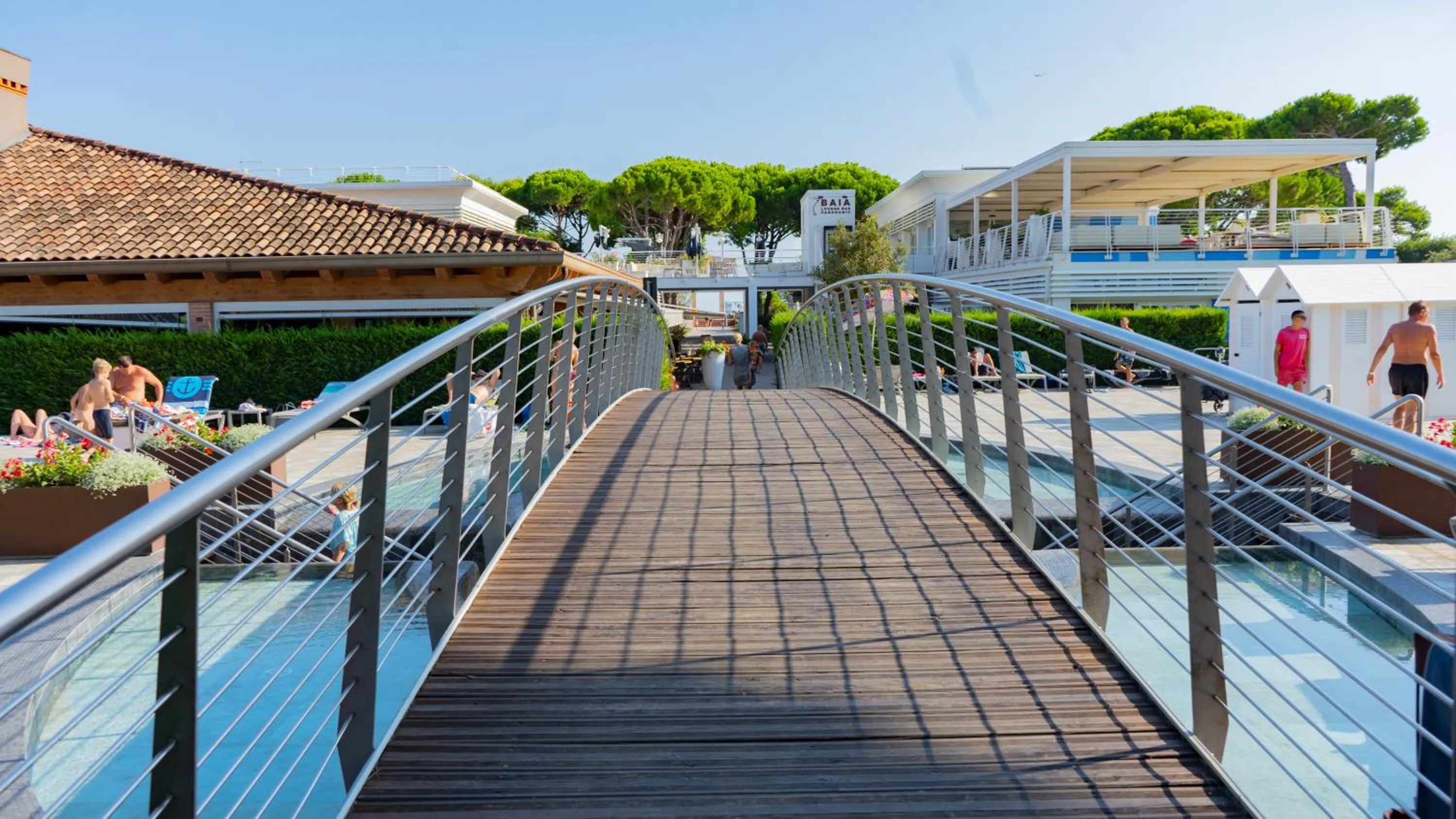 Swimming pool in The Green Park Hotel WellnessSpa & Restaurant