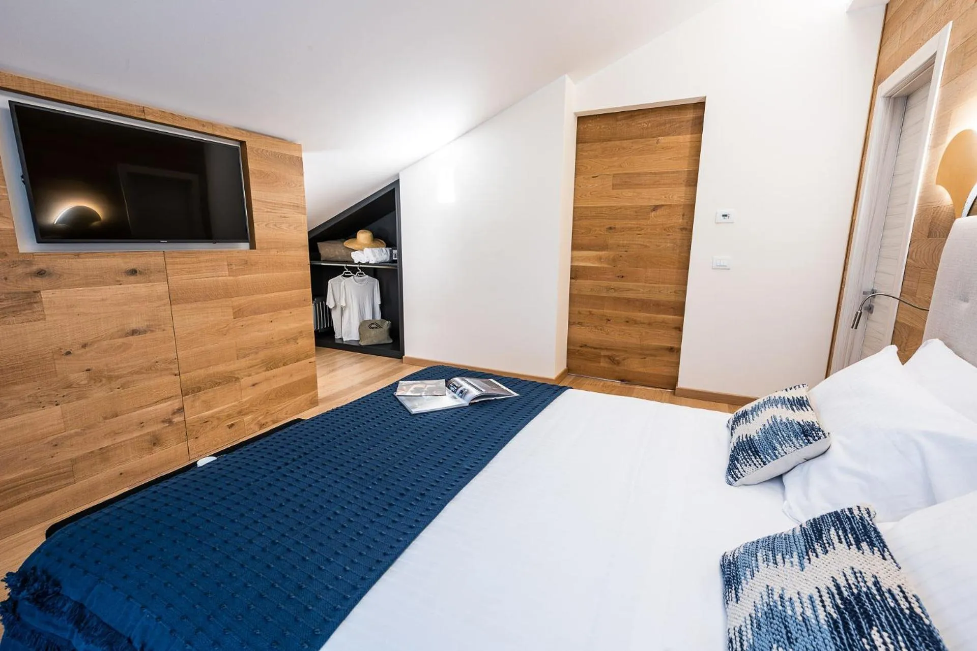 Bed in The Green Park Hotel WellnessSpa & Restaurant