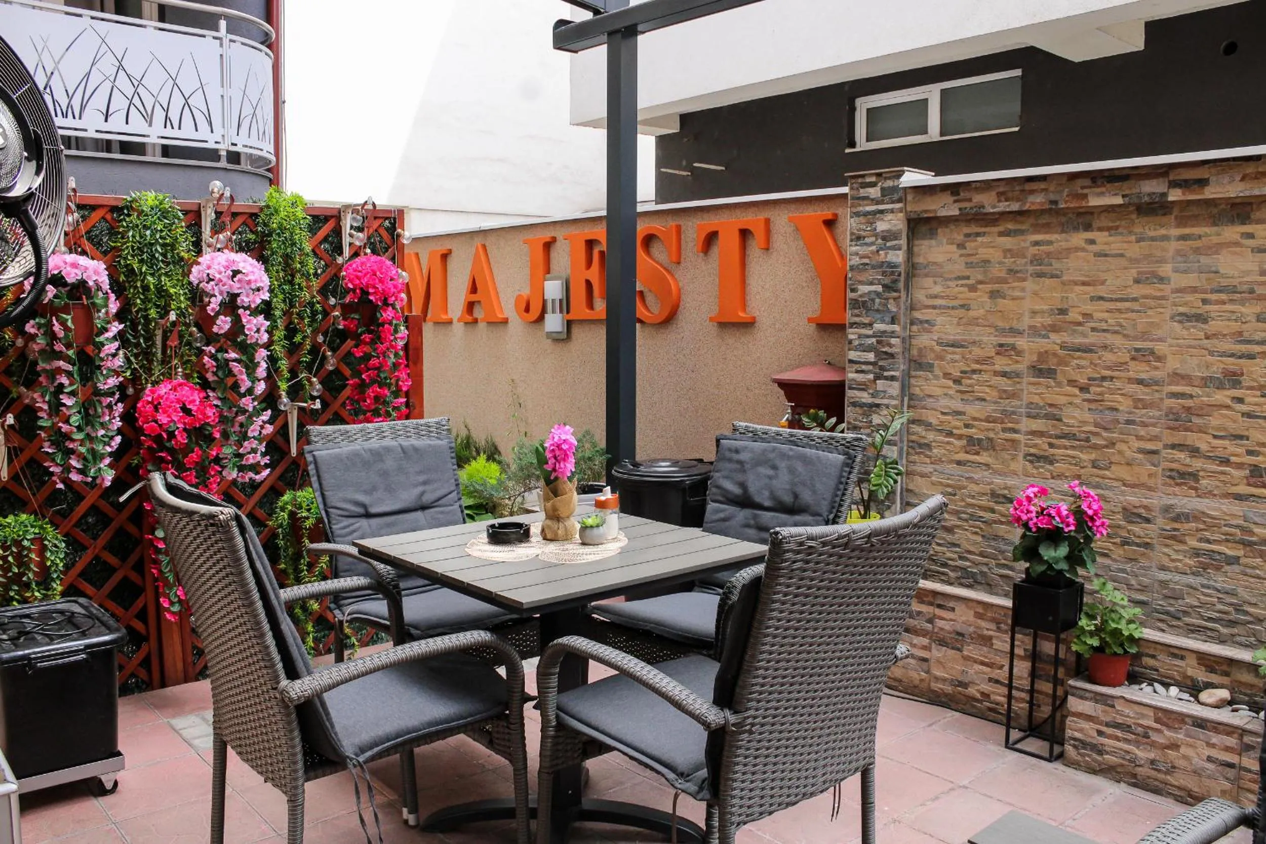 Garden in Bed and Breakfast Majesty