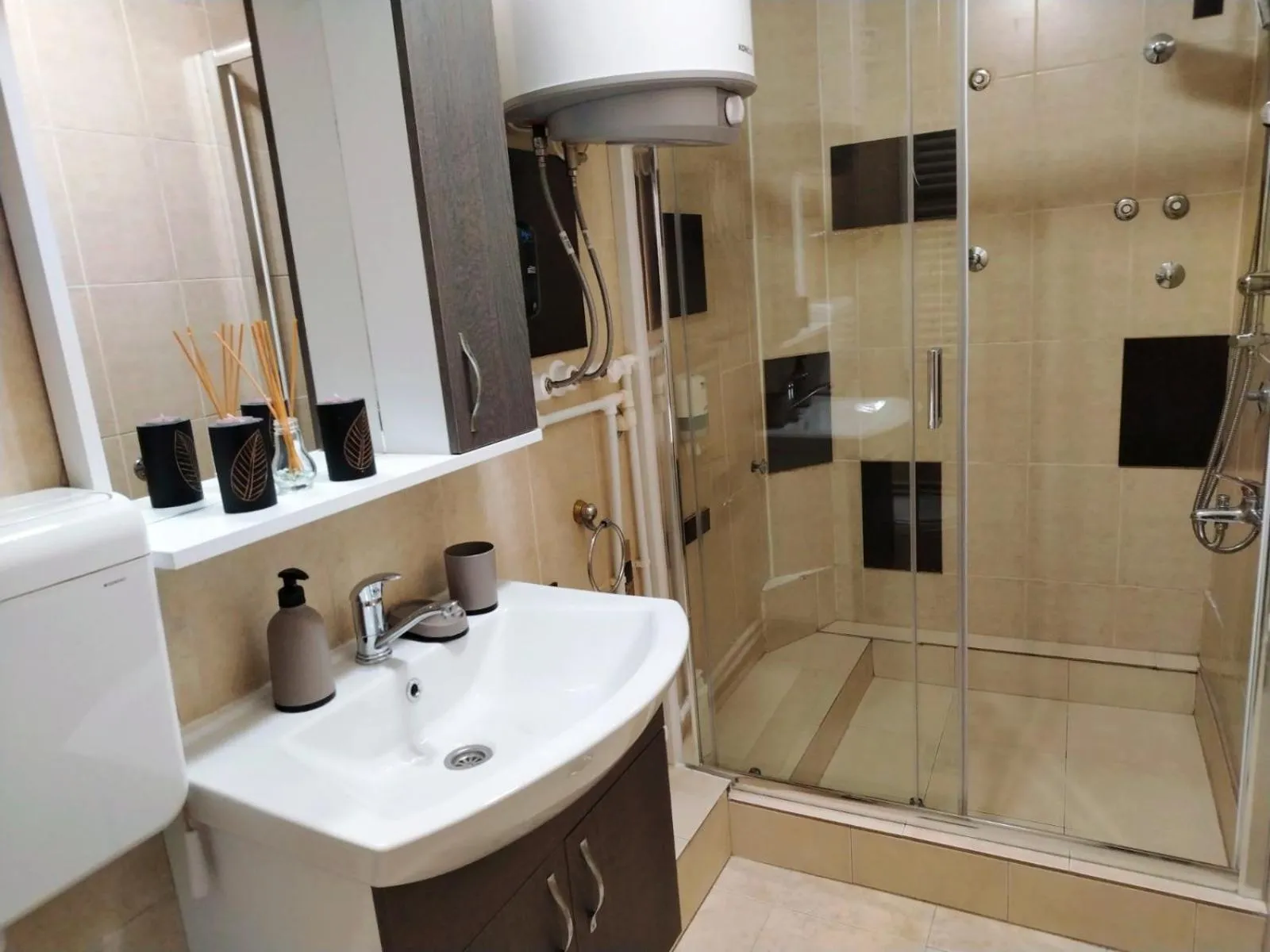 Shower in Bed and Breakfast Majesty