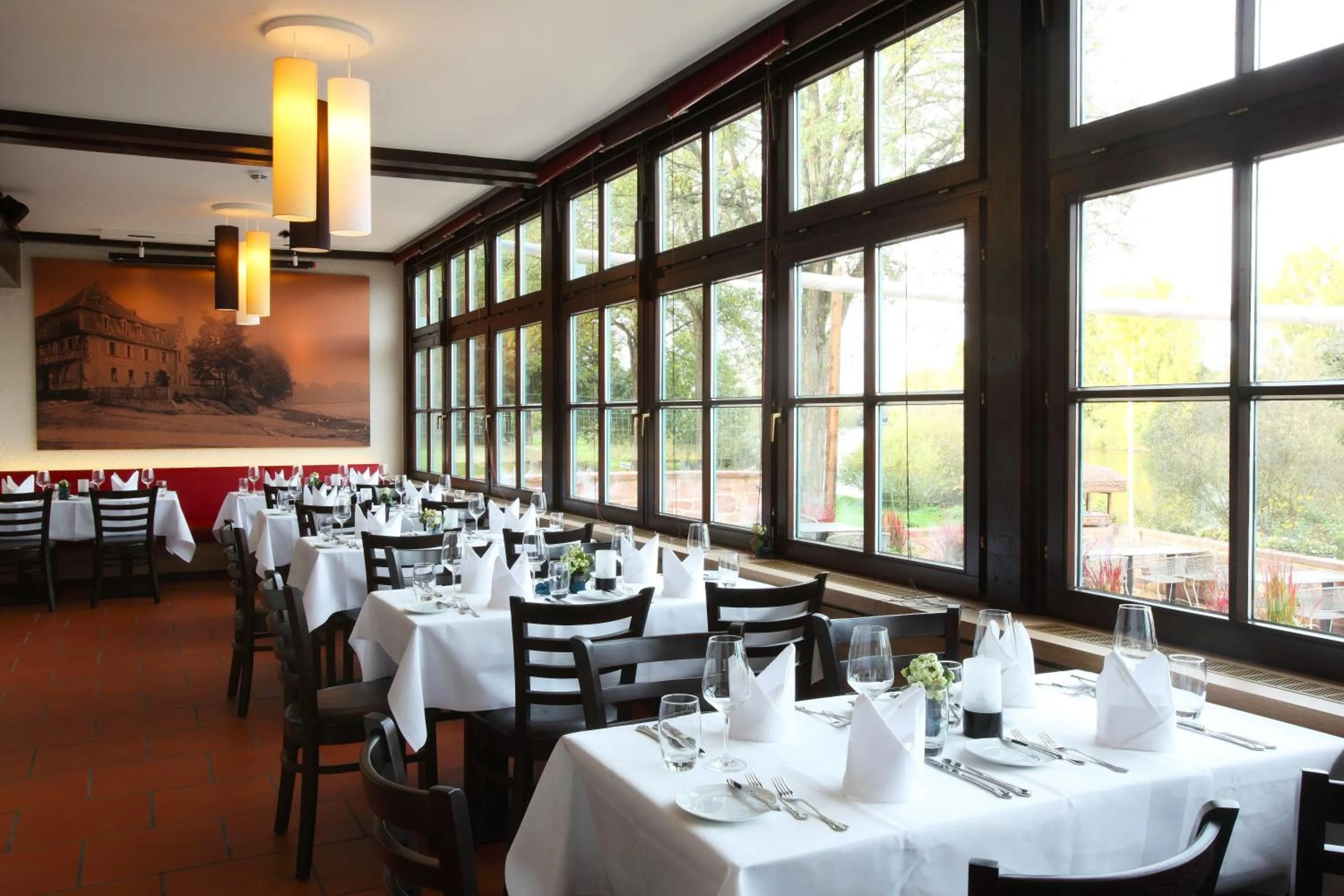 Restaurant/places to eat in Hotel MainChateau